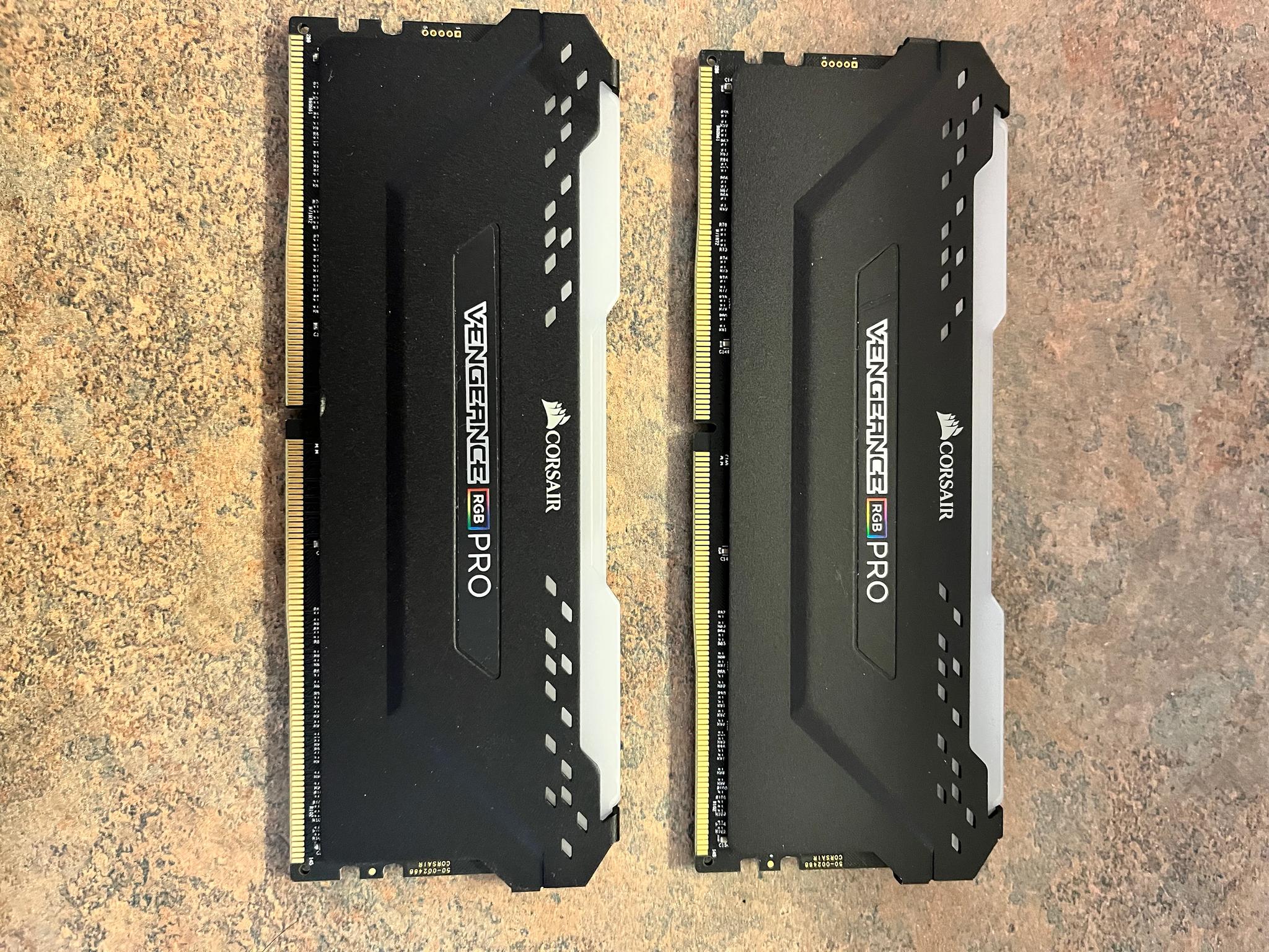 Corsair Vengeance RGB Pro DDR4 32GB (2 x 16GB)