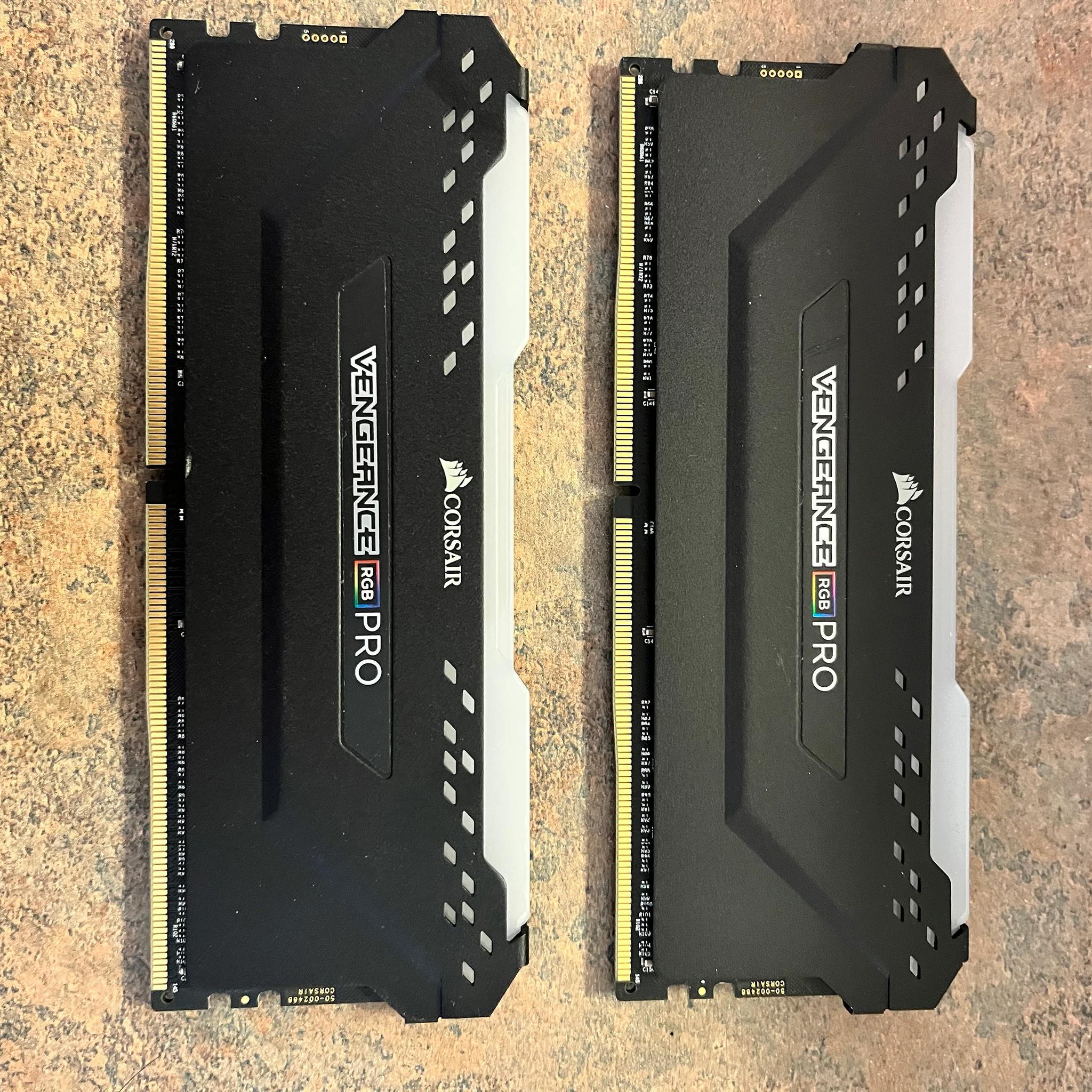 Corsair Vengeance RGB Pro DDR4 32GB (2 x 16GB)