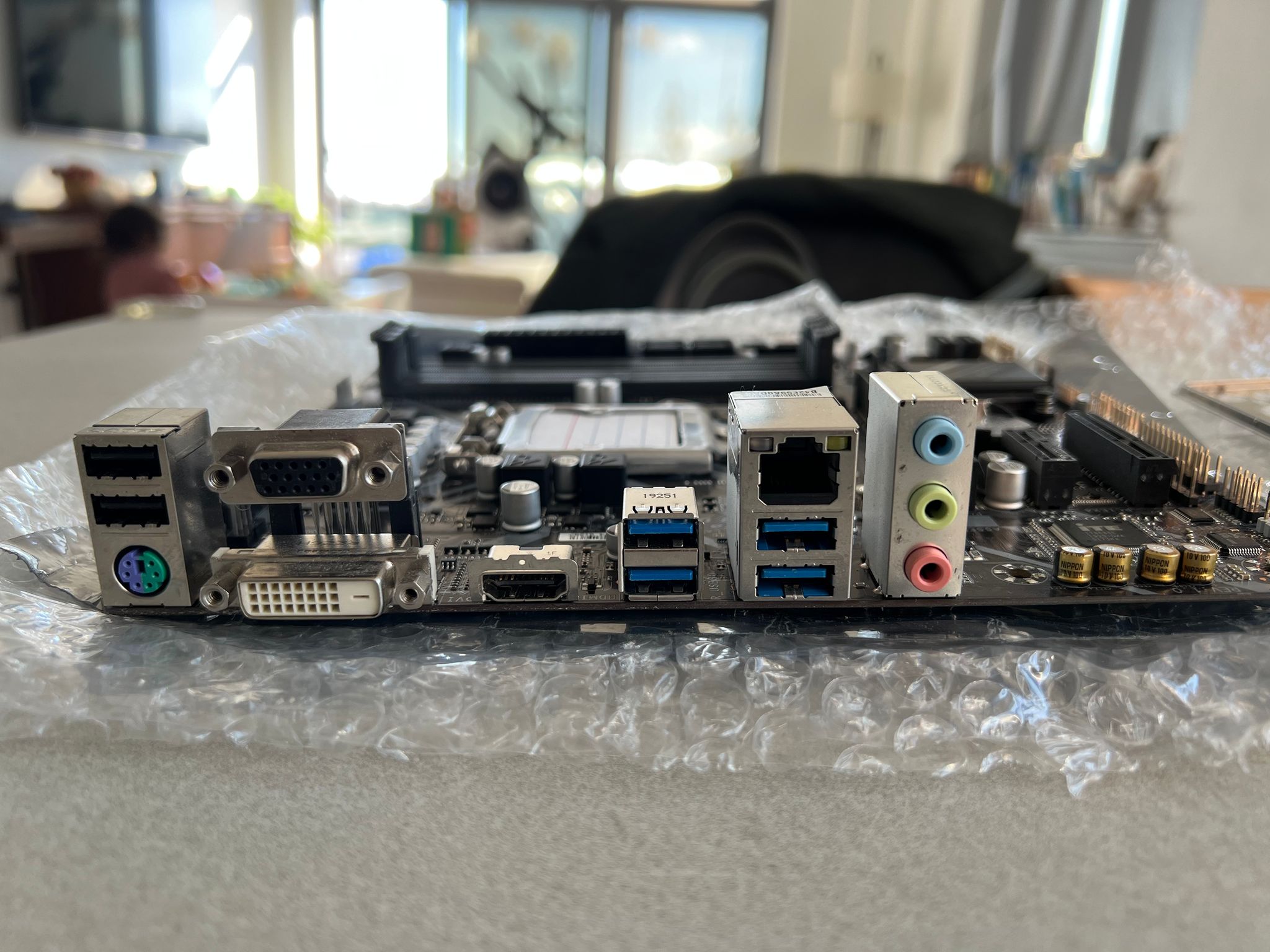 Gigabyte B365M DS3H WIFI Intel B365 1151 LGA MicroATX M.2 Desktop Motherboard