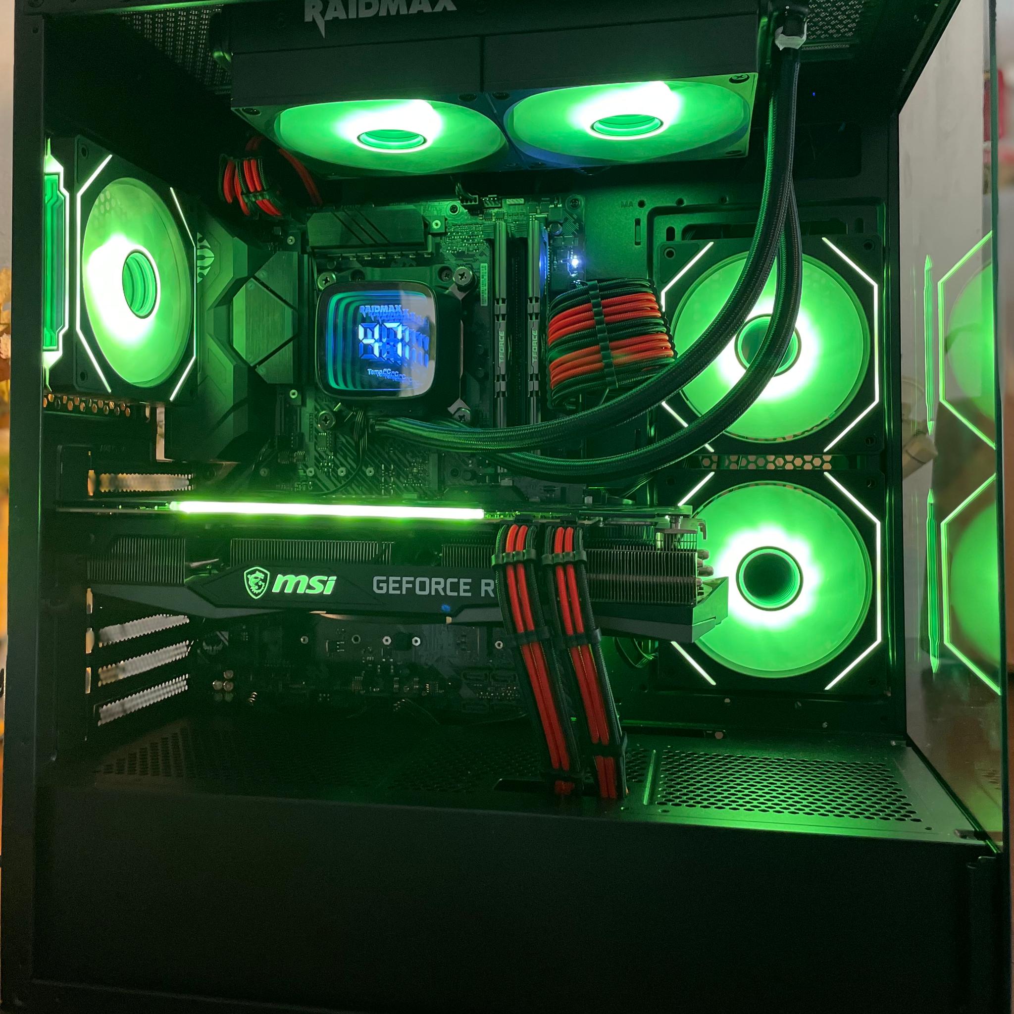 Gaming PC / | GEFORCE 3070 | Ryzen 5 | 32GB RAM | WINDOWS 11 pro | WiFi and Bluetooth