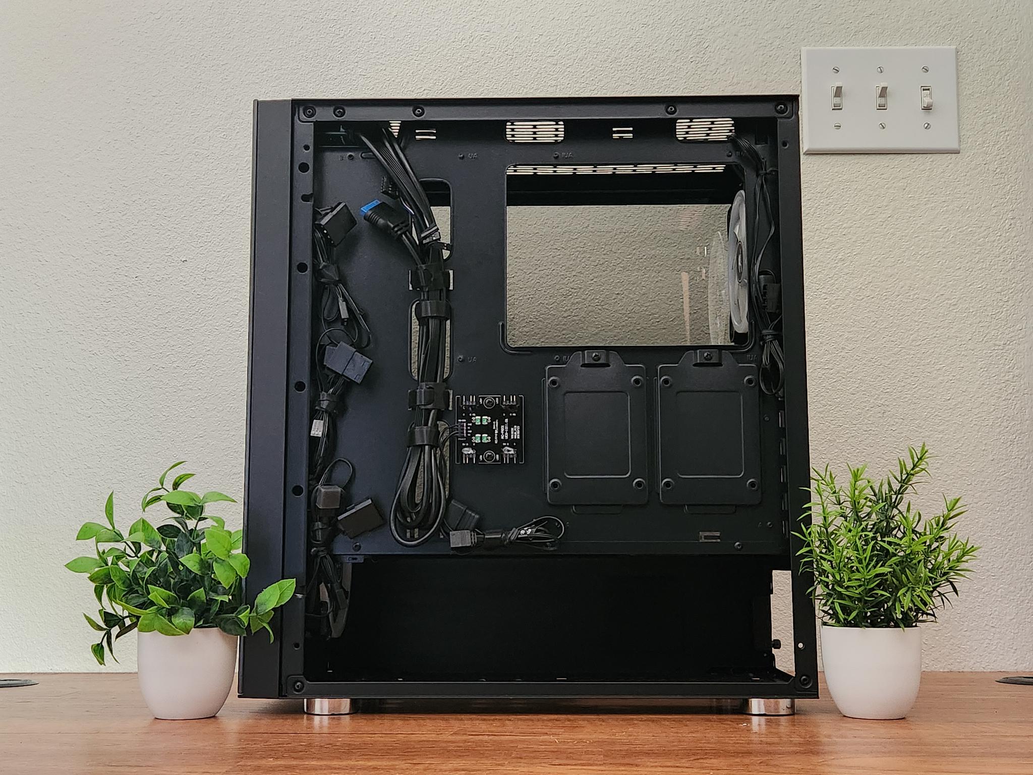 iBuyPower PC Case | 4x Fans Preinstalled | ATX | Mid-Tower | Screws Included