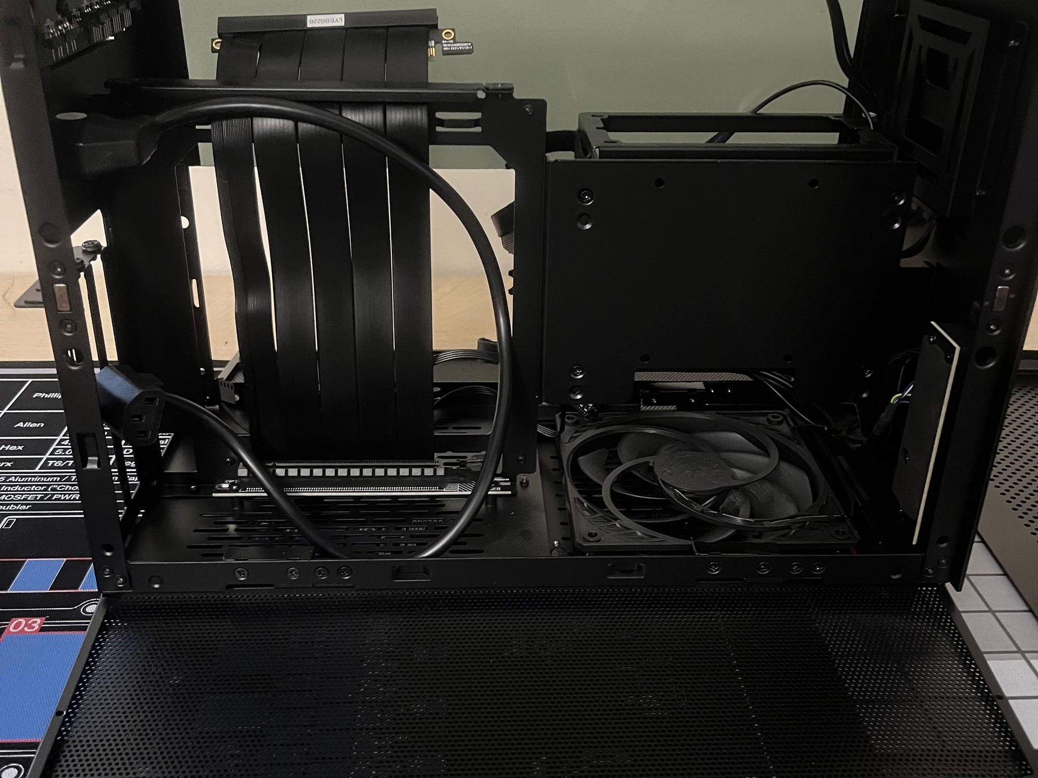Lian Li Q58 (PCIE 4.0) ITX Case w/ +80 Gold 650w SFX PSU
