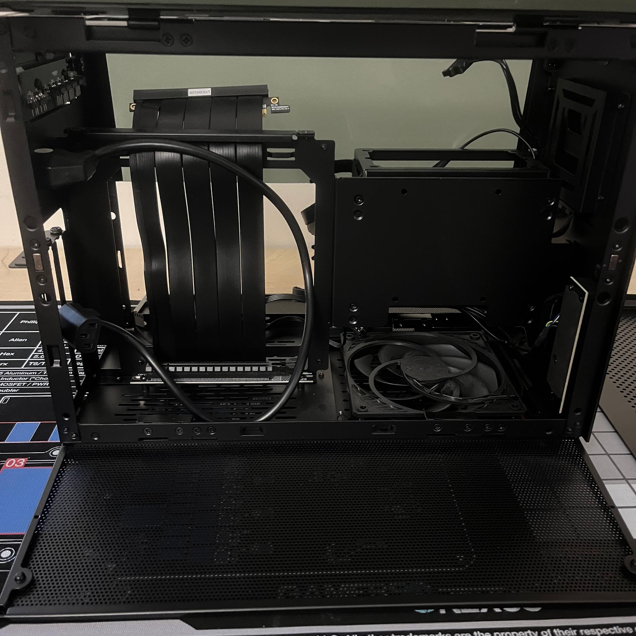 Lian Li Q58 (PCIE 4.0) ITX Case w/ +80 Gold 650w SFX PSU
