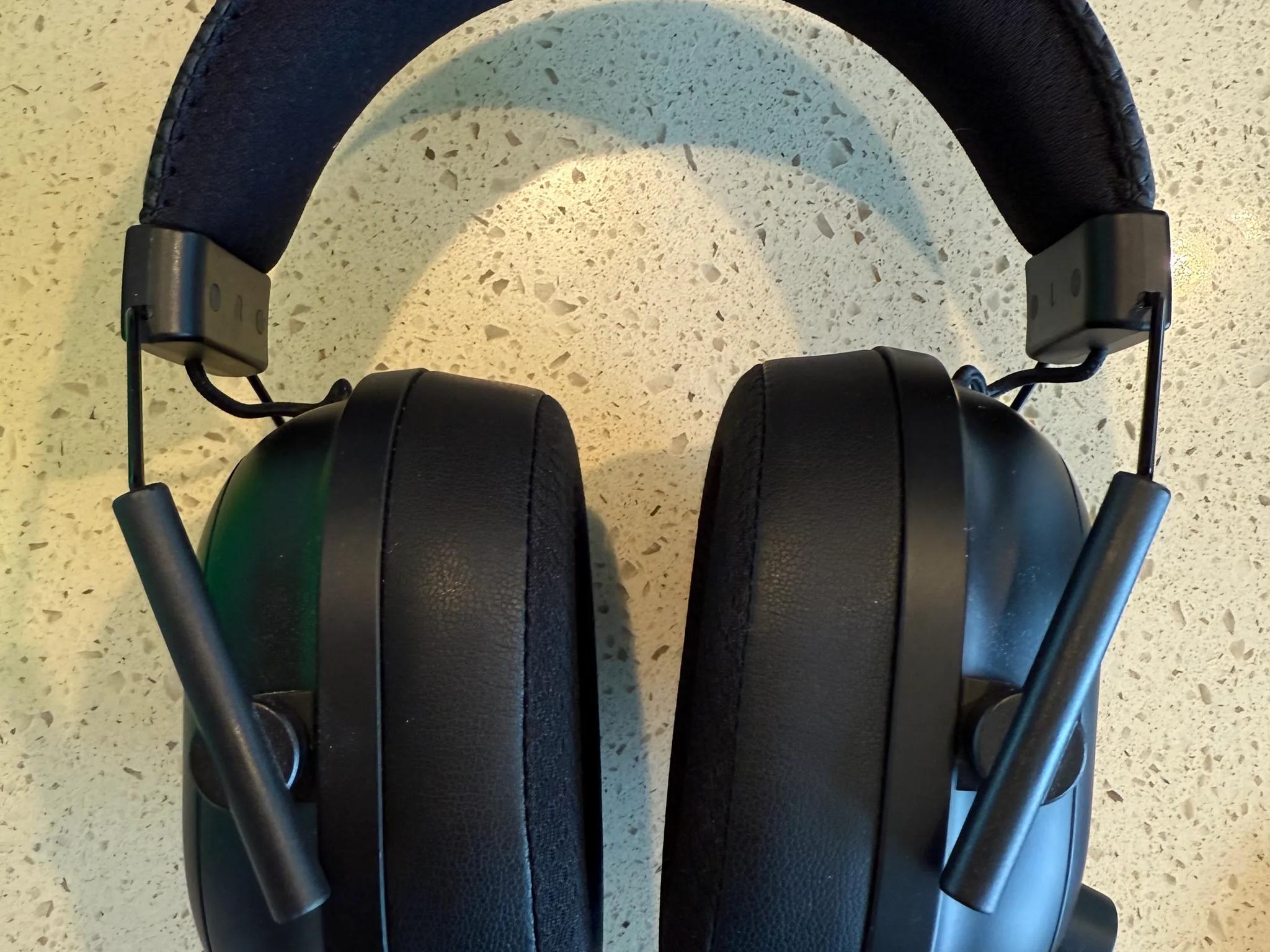 Razer BlackShark V2 Pro 2023 with Wicked Cushions Cooling Gel Cushions