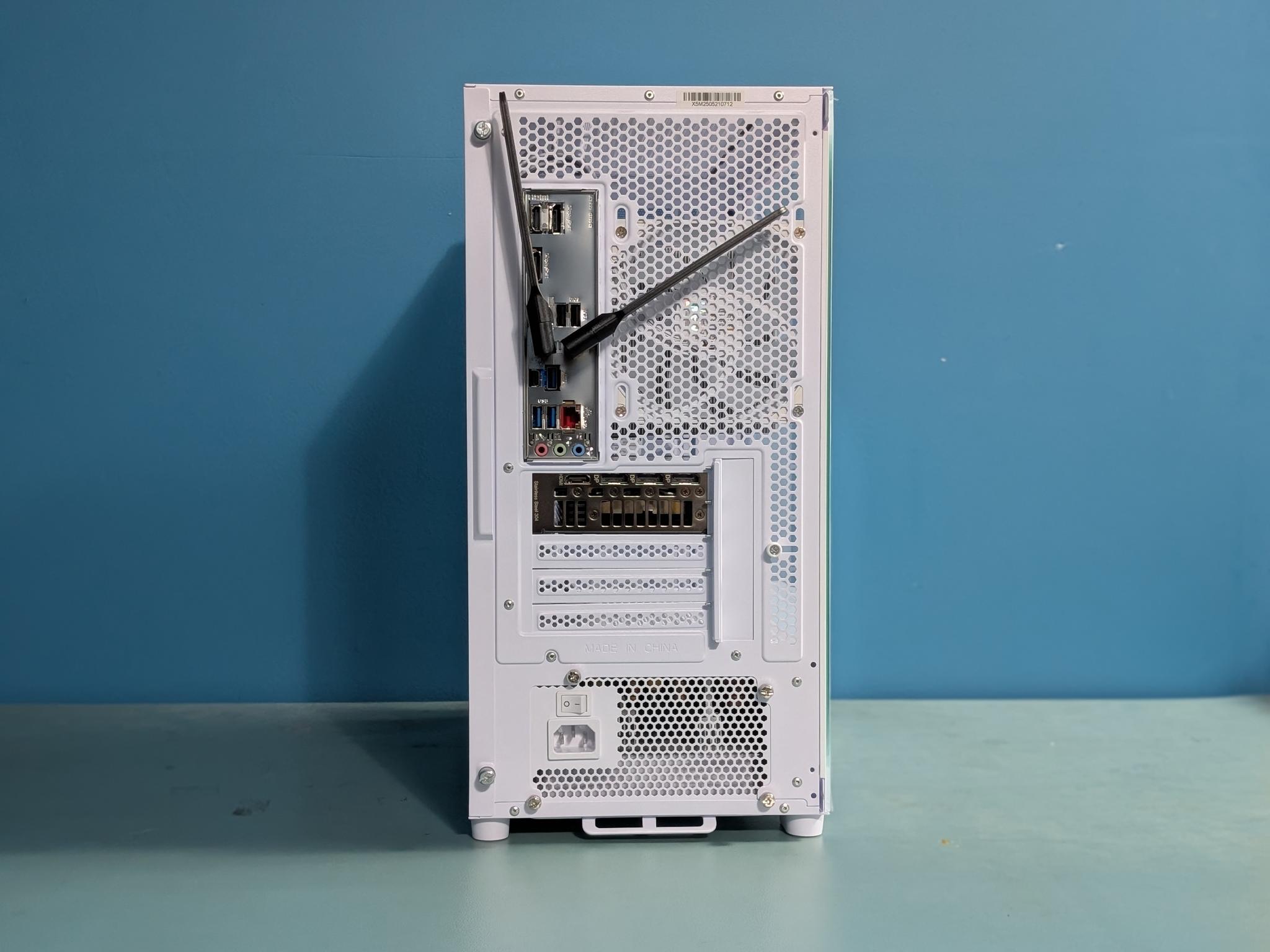 Pristine White Gaming Rig – RTX 5060 & Ryzen 5 8400F (Brand New / ARGB Custom)