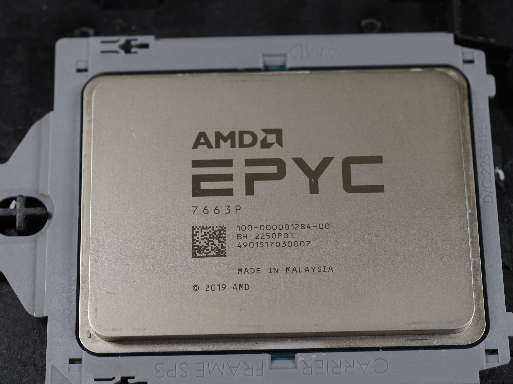 AMD Epyc 7663p 56-Core CPU