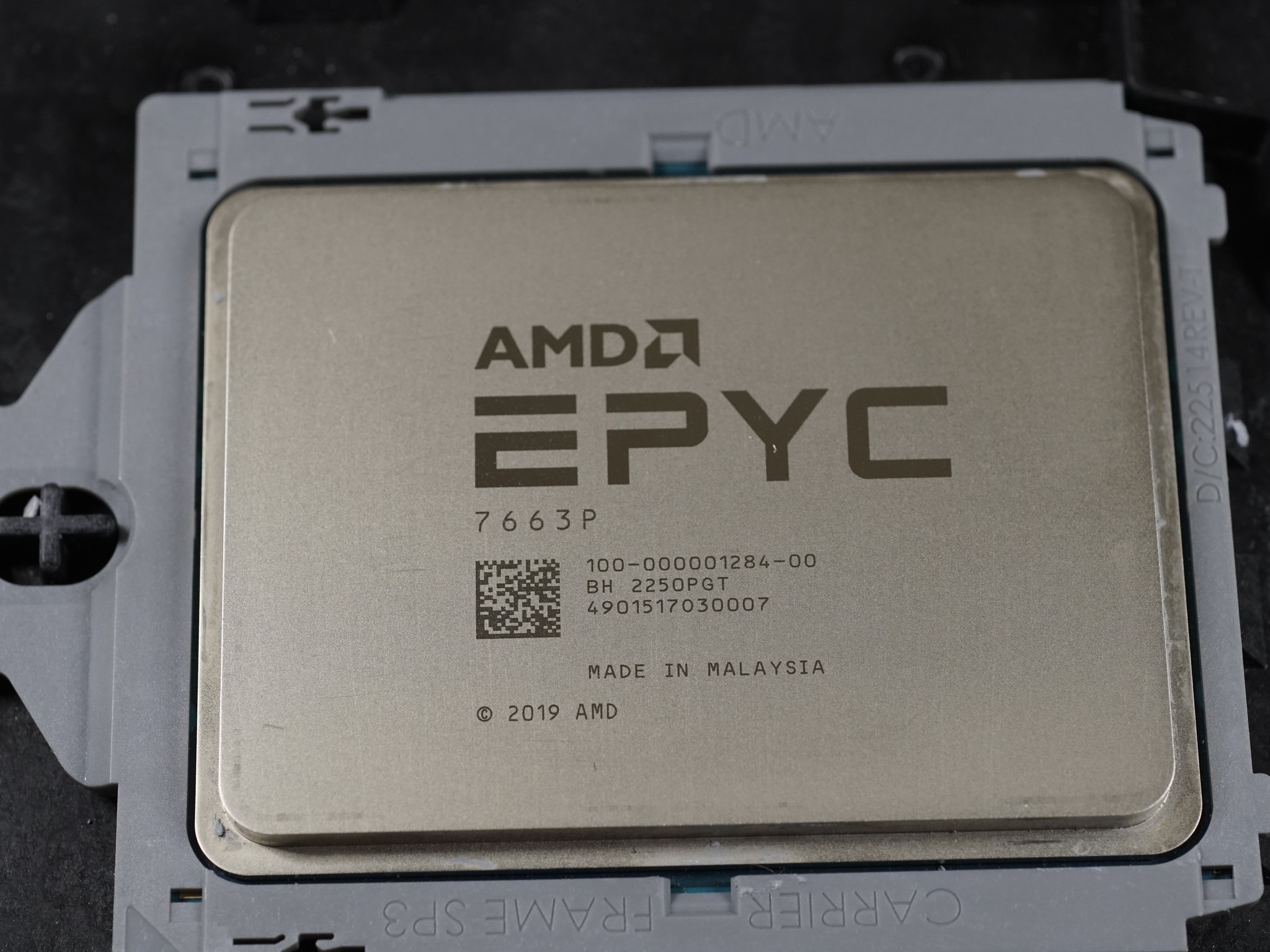 AMD Epyc 7663p 56-Core CPU