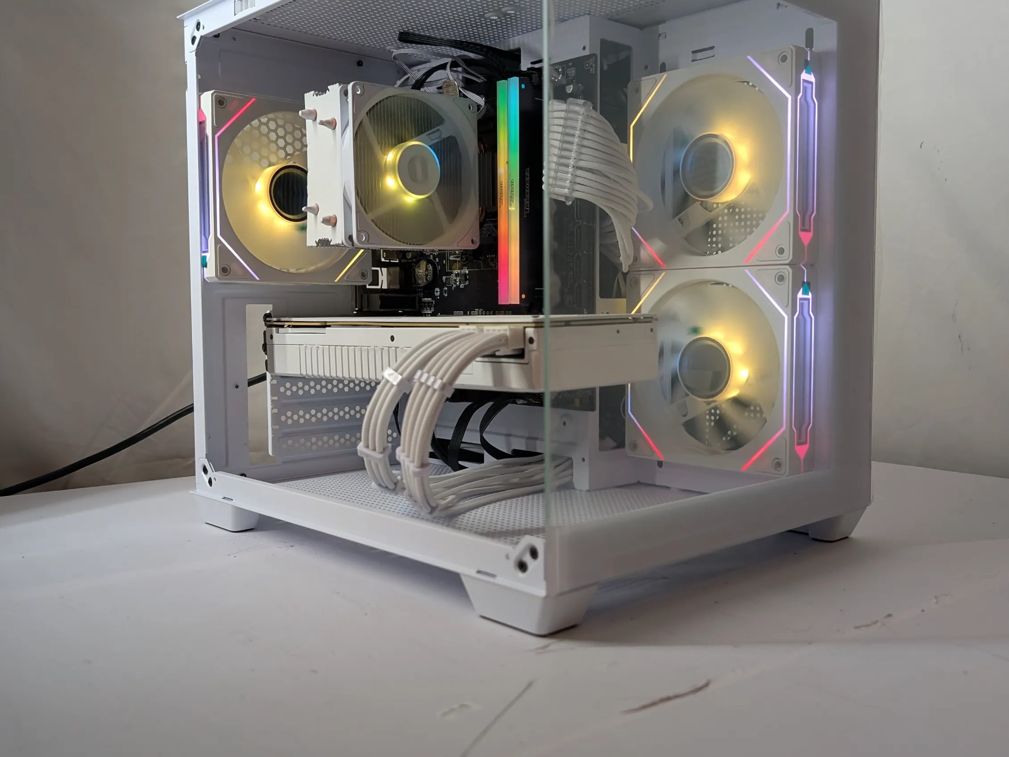 RTX 2080 SUPER | RYZEN 7 3700X | 16GB DDR4 | 500GB NVME