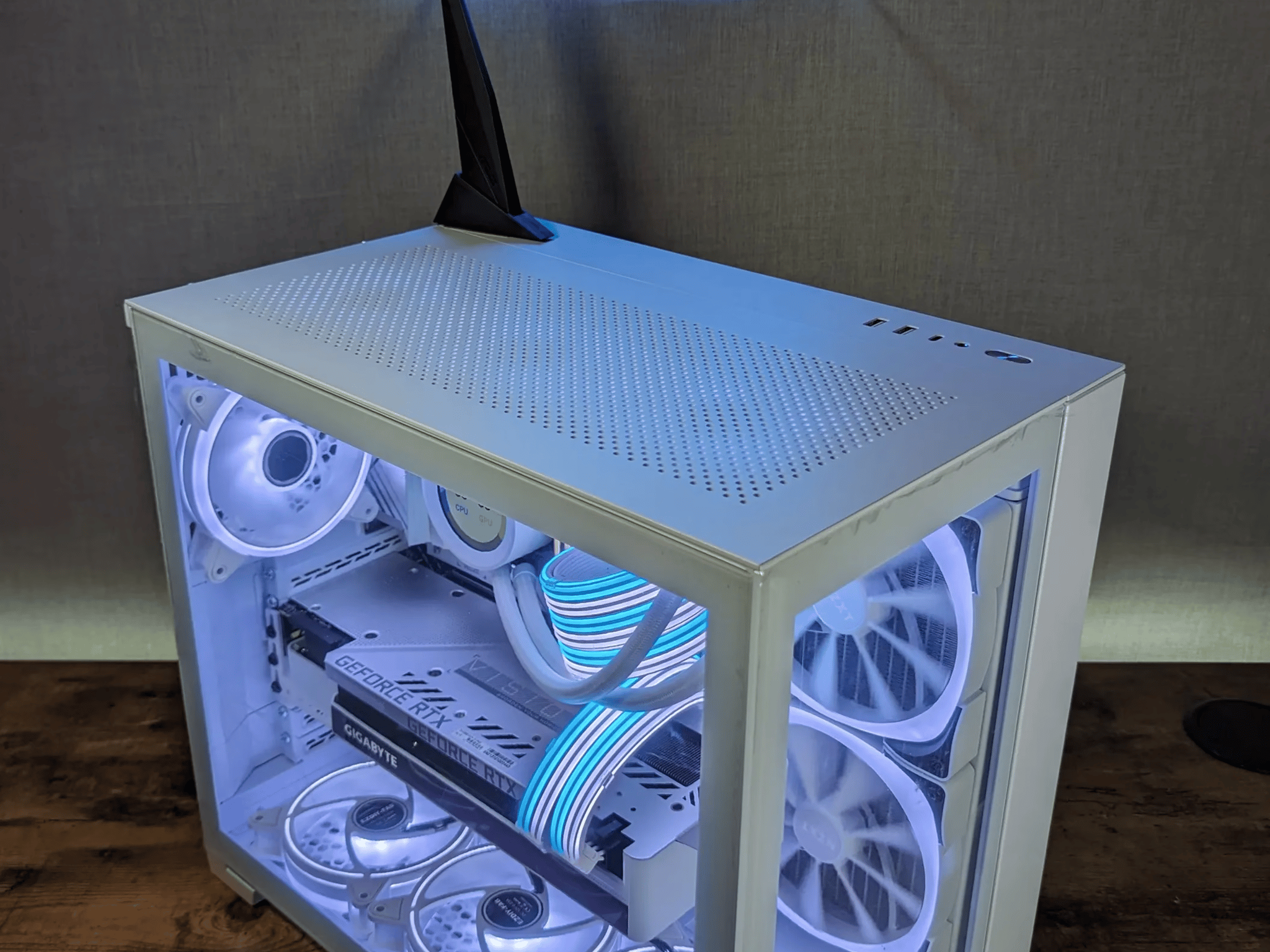 RTX 3090 // i7 13700K // 32GB 5400mhz DDR5 // 3.5TB Gen4 NVMe // WiFi