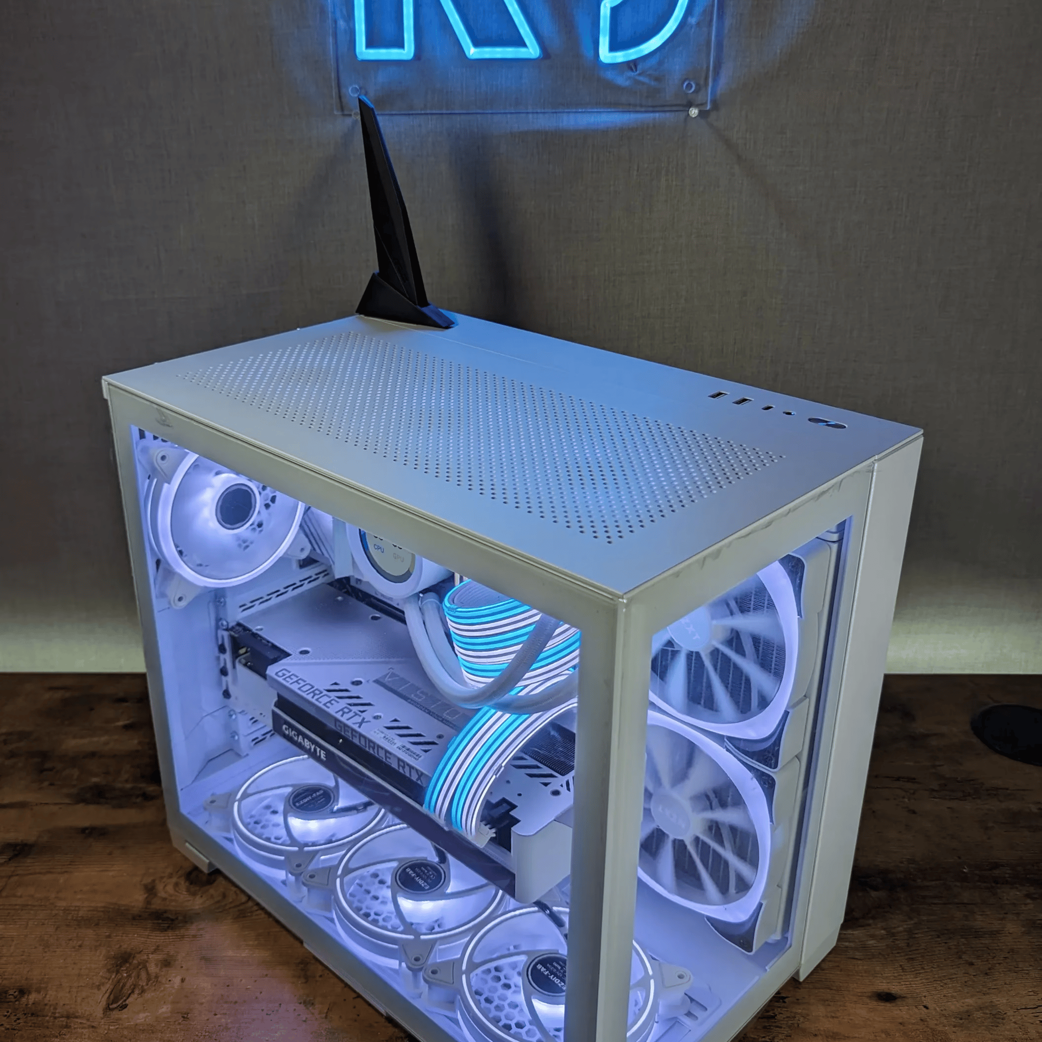 RTX 3090 // i7 13700K // 32GB 5400mhz DDR5 // 3.5TB Gen4 NVMe // WiFi