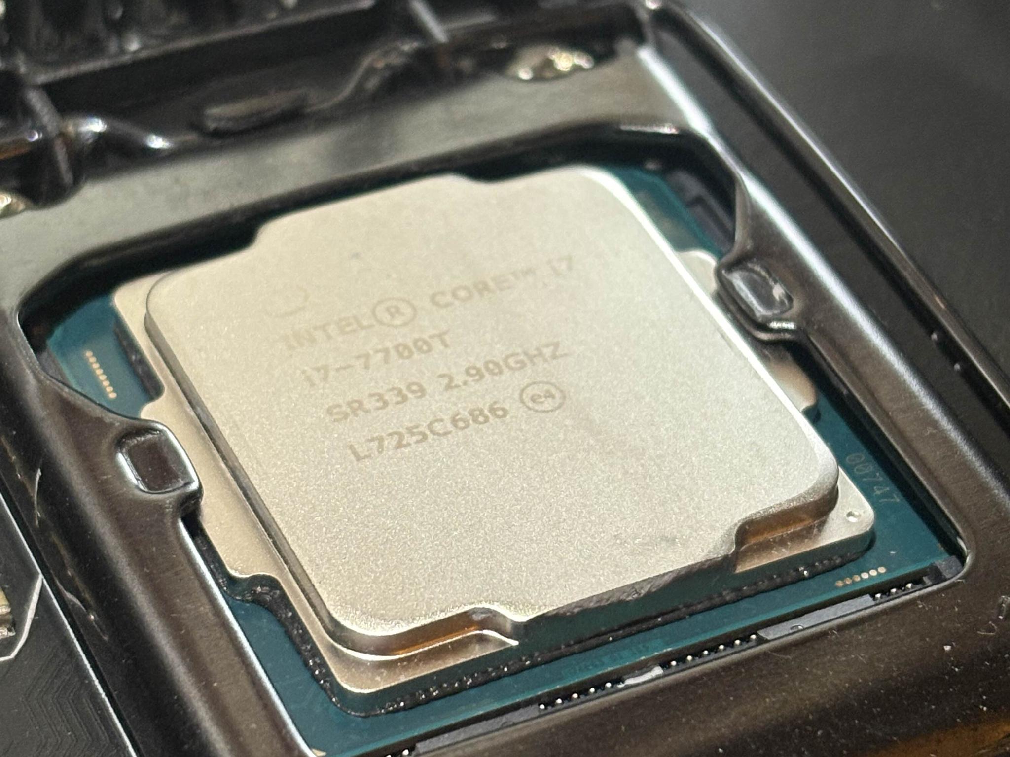 ASUS ROG Maximus VIII Hero + Intel i7-7700T + 16GB DDR4 + Wi-Fi + RGB Hub
