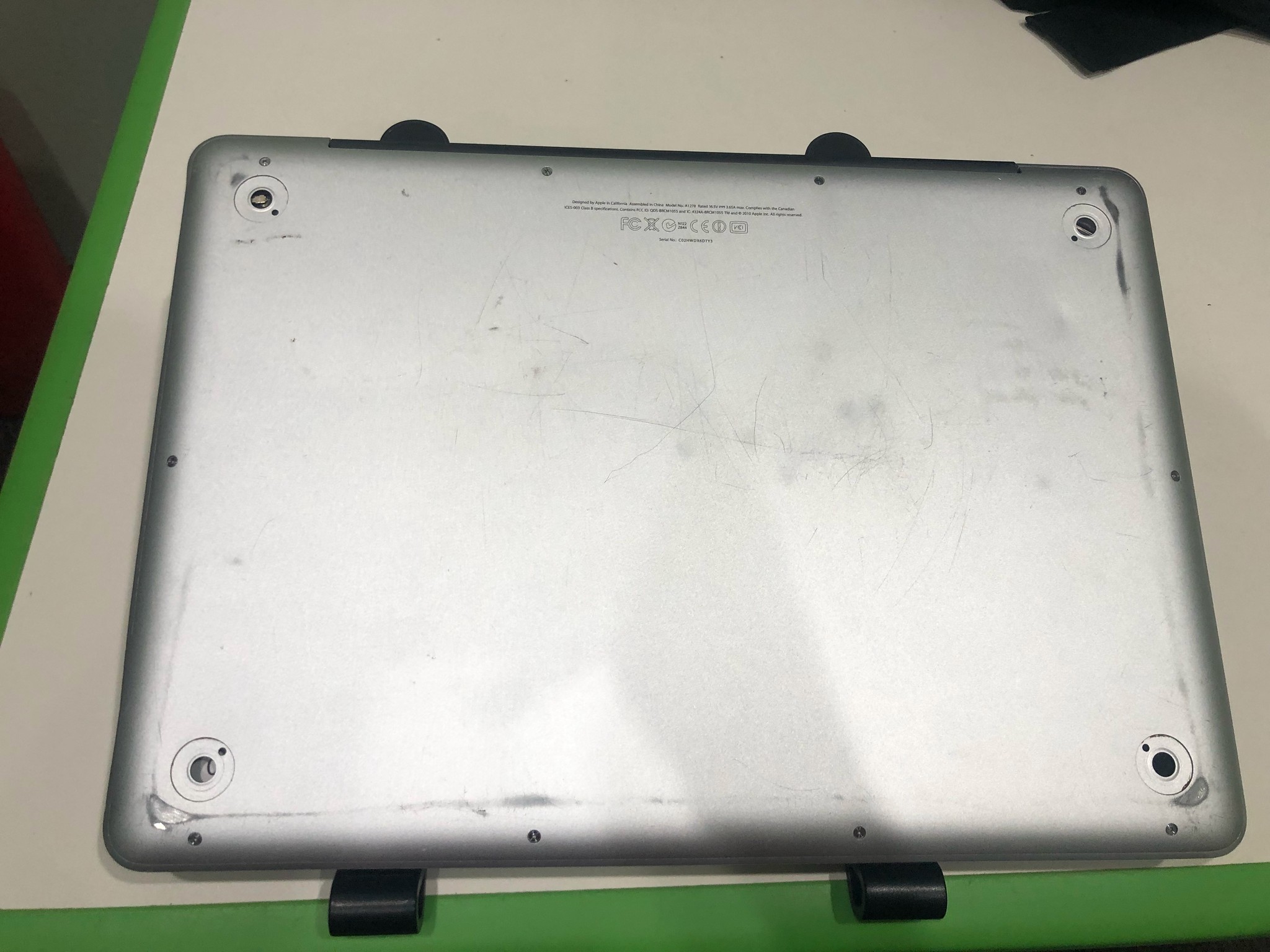 Apple MacBook Pro 13" 2012 | Intel i5 2.5GHz | 6GB RAM | 128GB SSD | Ventura (OCLP) + Charger
