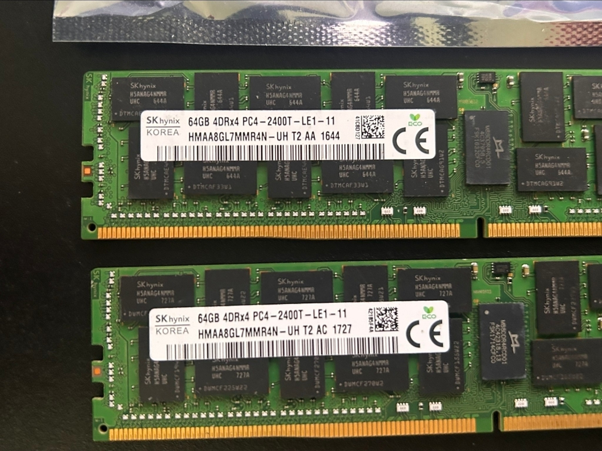 SK hynix HMAA8GL7MMR4N-UH