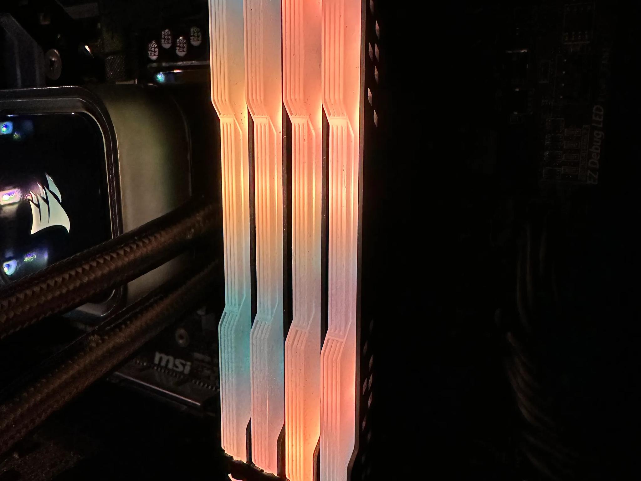 CORSAIR VENGEANCE RGB PRO DDR4 32GB (4x8GB) 3000 MHZ