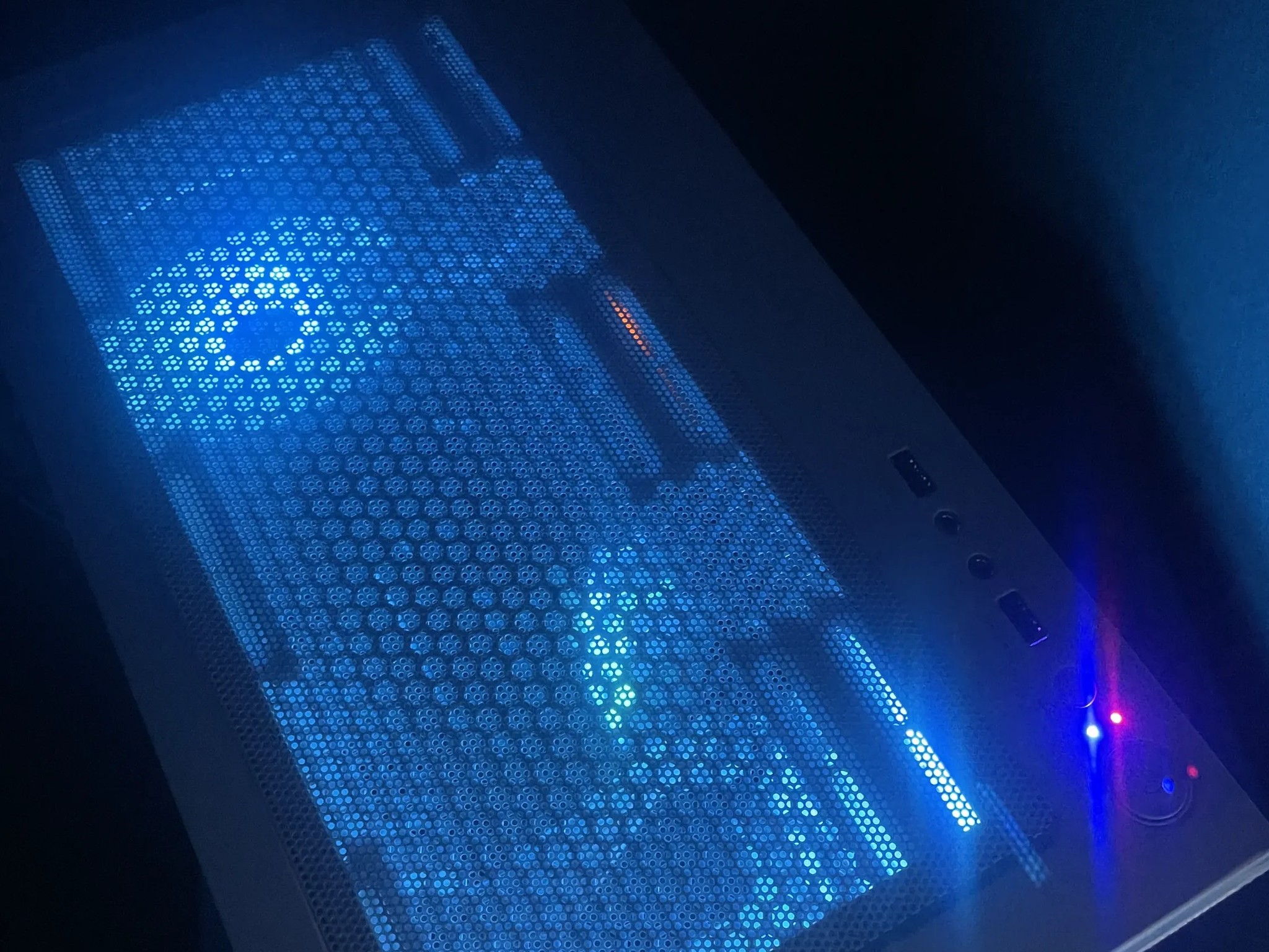 GTX 1660 Super & AMD Ryzen 5 5500! All White build