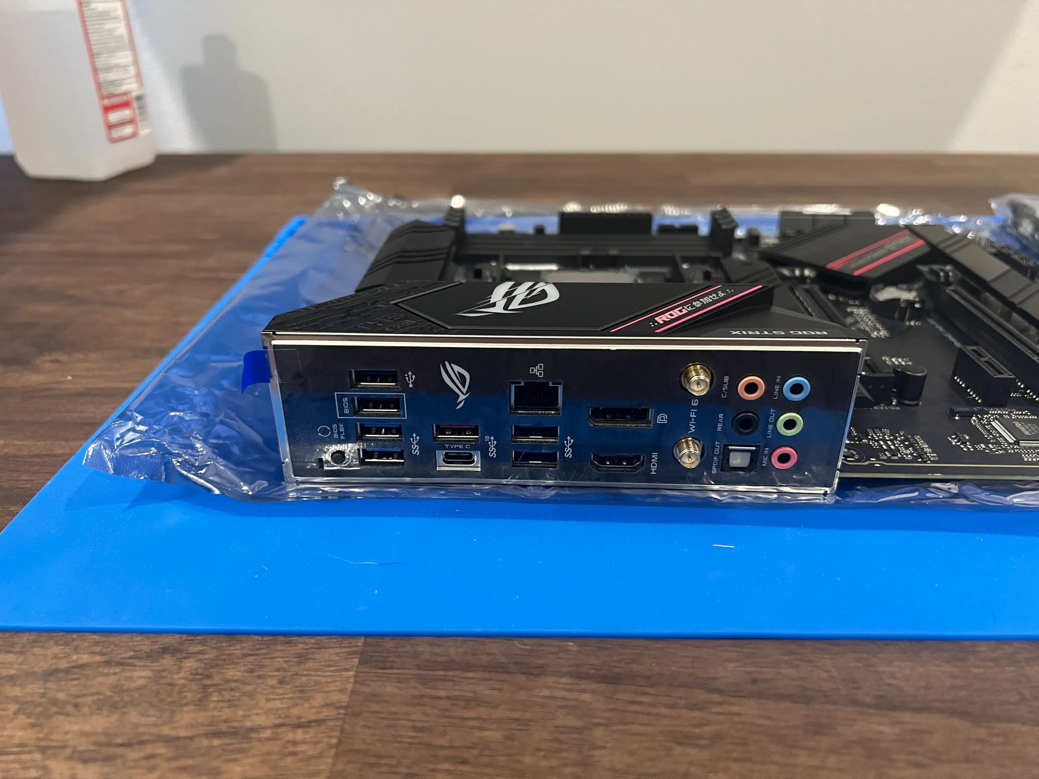 ASUS ROG STRIX B550-F GAMING (WI-FI) MOTHERBOARD WITH AMD RYZEN 7 5800X PROCESSOR
