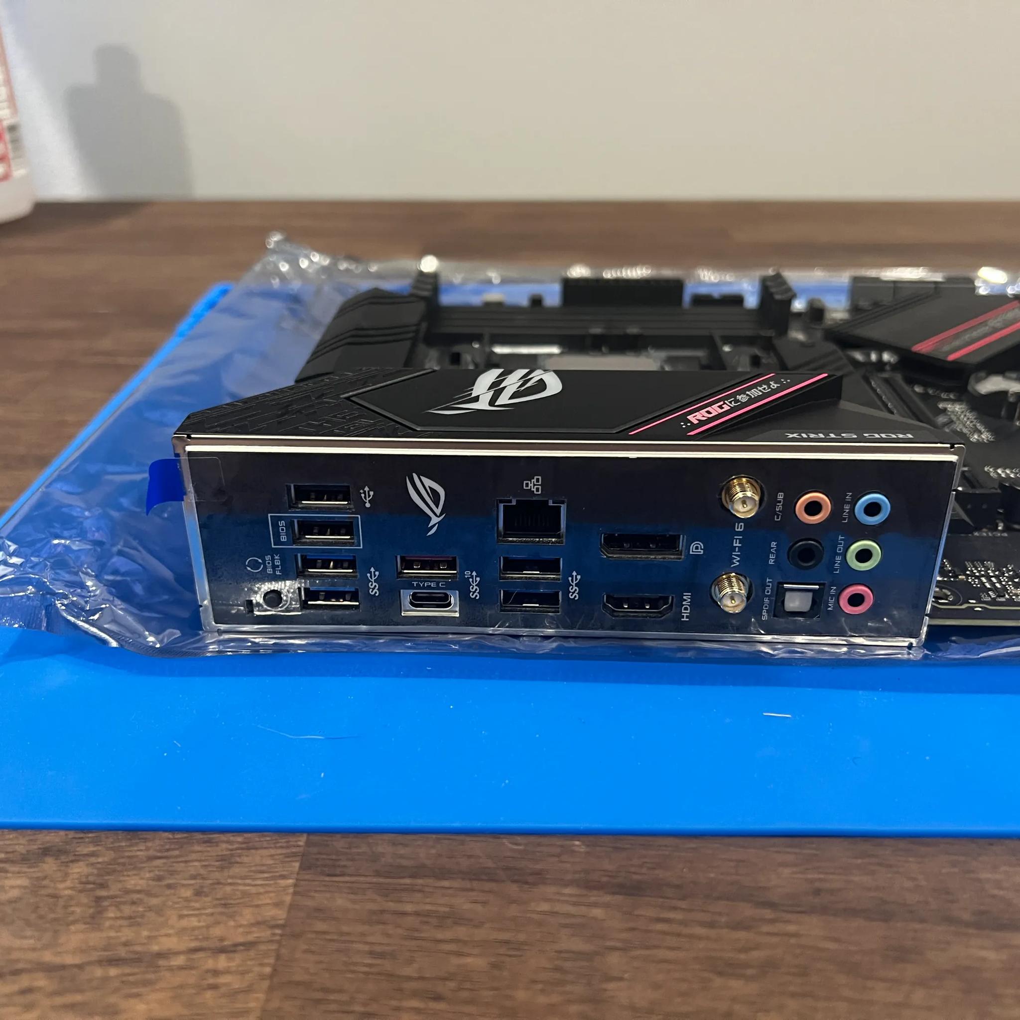 ASUS ROG STRIX B550-F GAMING (WI-FI) MOTHERBOARD WITH AMD RYZEN 7 5800X PROCESSOR