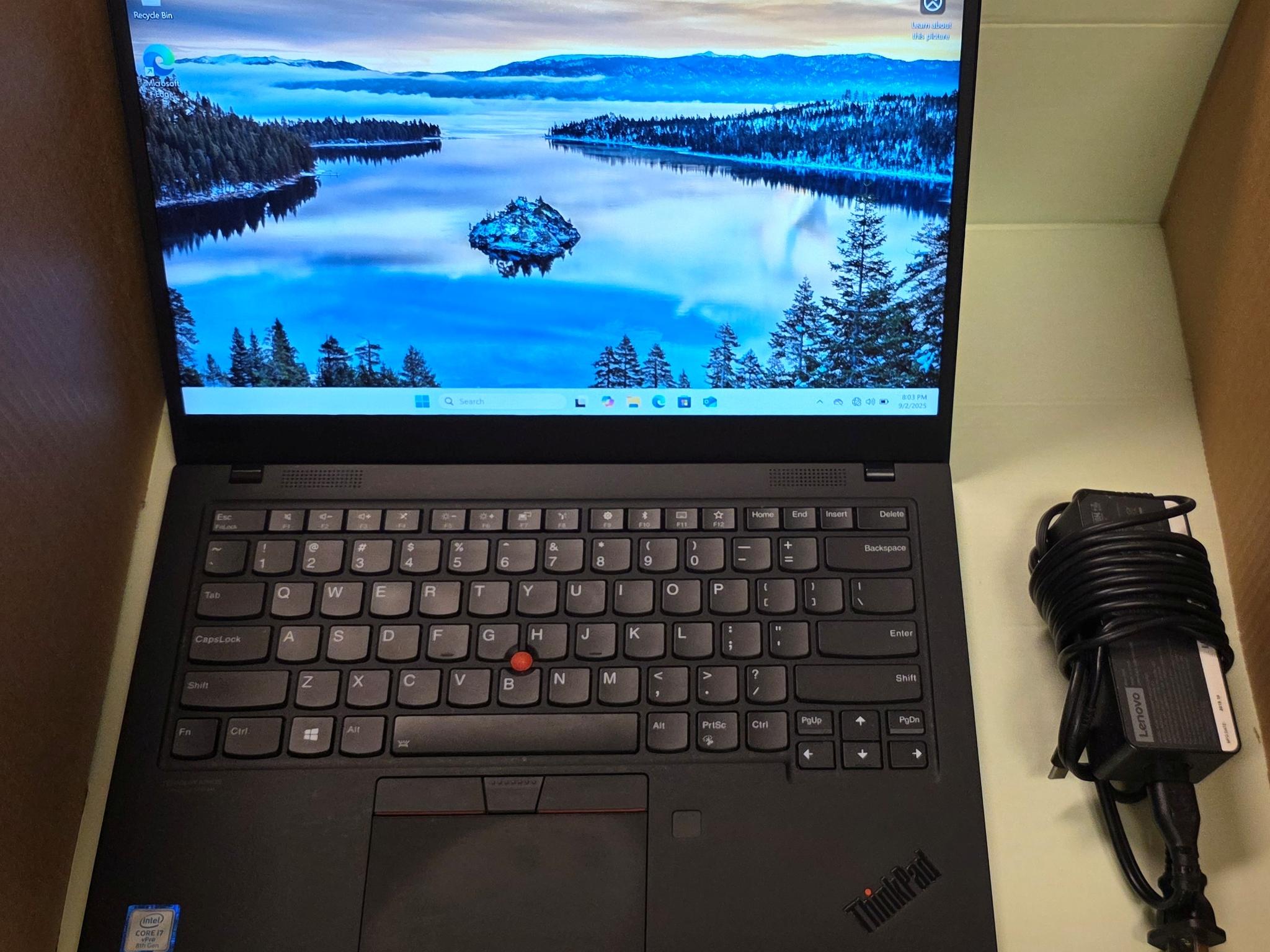 Lenovo X1 Carbon 7th gen 14in, Windows 11, i7, 512GB storage, 16GB Ram, touchscreen with AC adapter