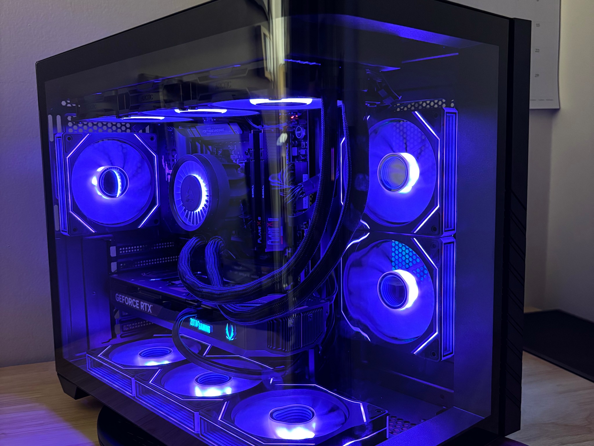 GeForce RTX 5070 Ti Custom Gaming PC - Ryzen 7 7800X3D | Nvidia 5070 Ti | 32 GB DDR5