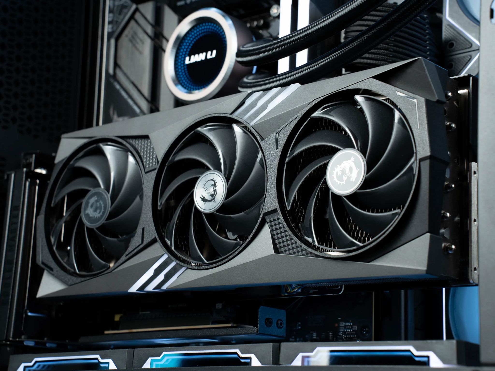 (RTX 4070 Ti 12gb | Intel Core i7-13700K | 32gb DDR5 | 2tb SSD)
