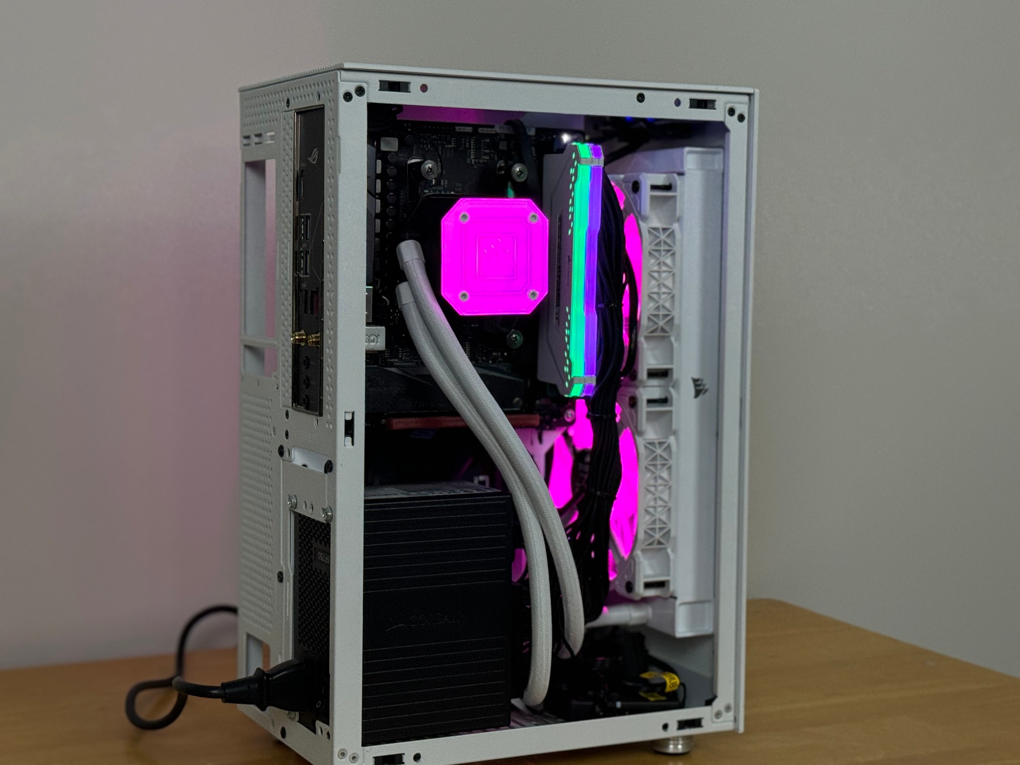 SUMMER SALE! RGB Watercooled ITX SFF Ryzen 5600X RX 6600 XT White and Black Gaming/Streaming Pc