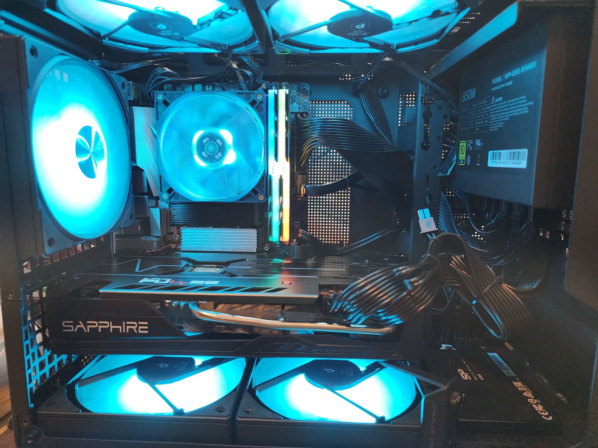 SFF Gaming PC I5 10400K Sapphire RX 5700xt 8GB 850watt PSU 32GB RGB DDR4 NOS