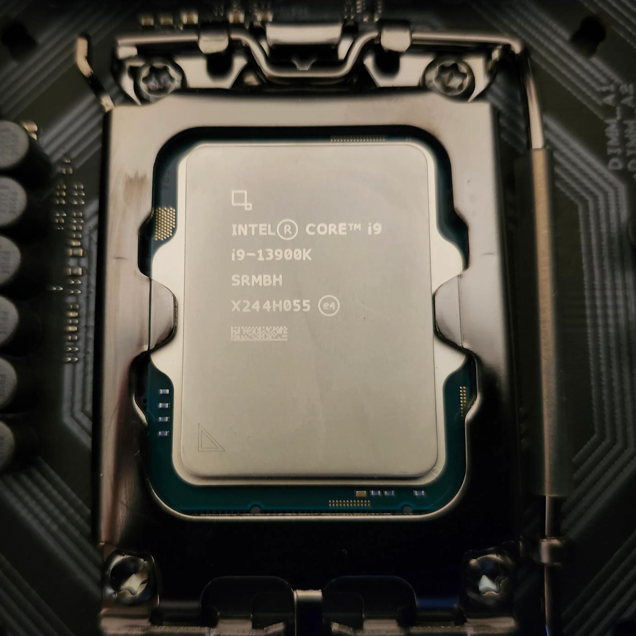 Intel i9-13900K