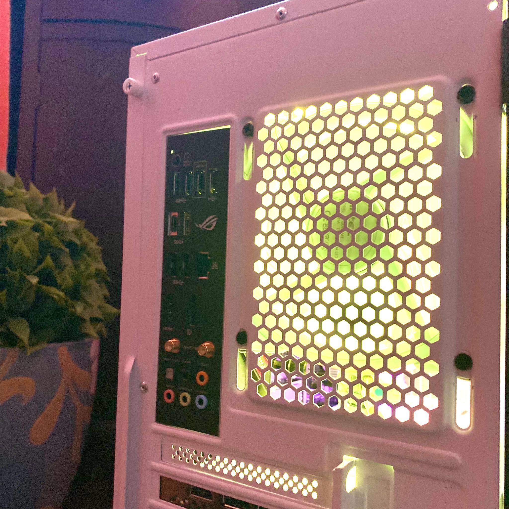 SPaCe Suit RiCK🪐| Ryzen 7 5800X| RTX 3080| 32GB RAM| 1TB NVMe m.2 SSD| Windows 11 Pro