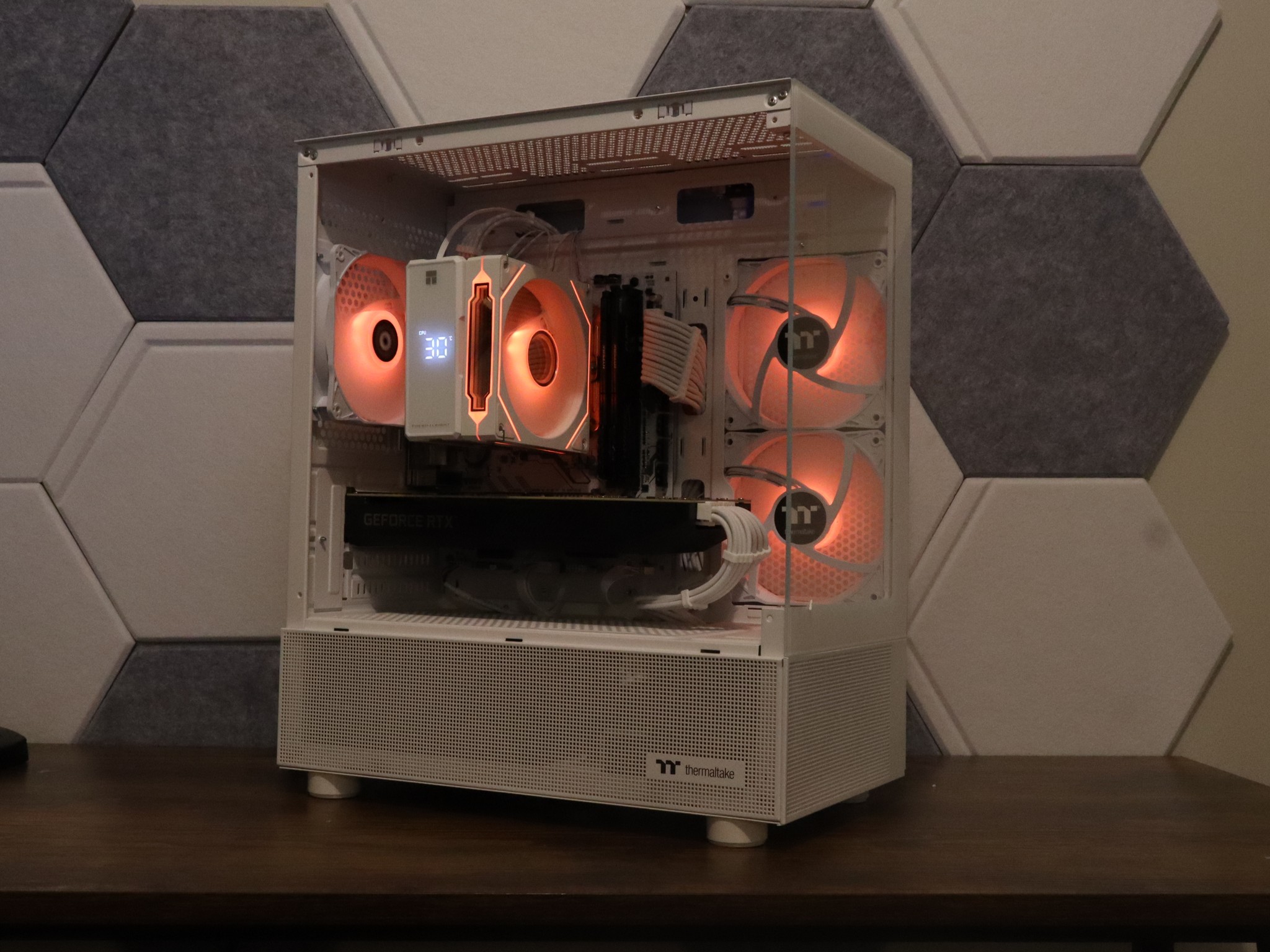 Gaming PC | RTX 3070 8gb | Ryzen 5 | 16gb 3200mhz ram | 1 TB storage | Windows 11 Wifi & Bluetooth