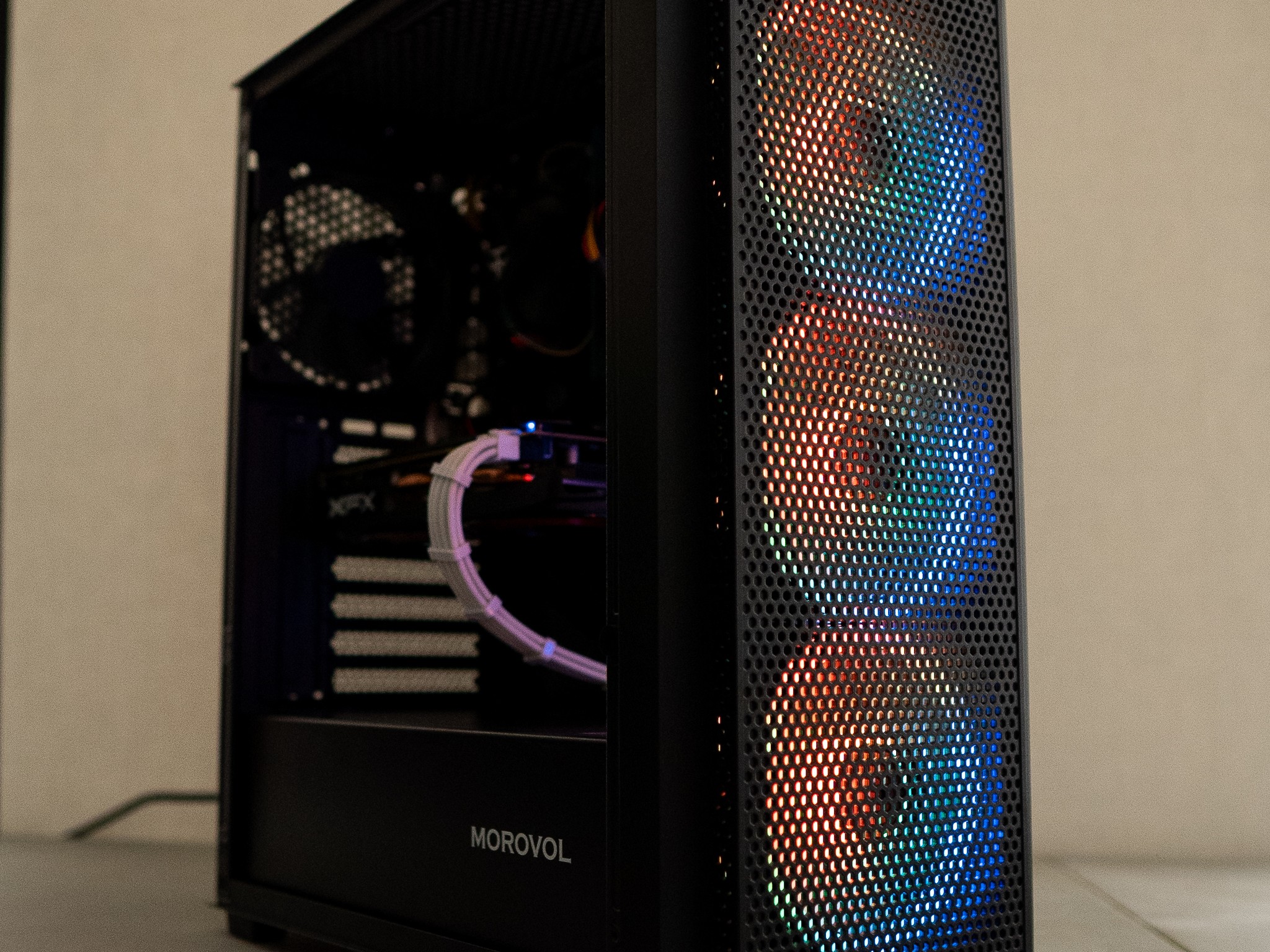 🟢⚪ | INTEL i7 7700K | RX 570 | 8GB DDR4 RAM | 256GB NVME SSD | Mint Monster |
