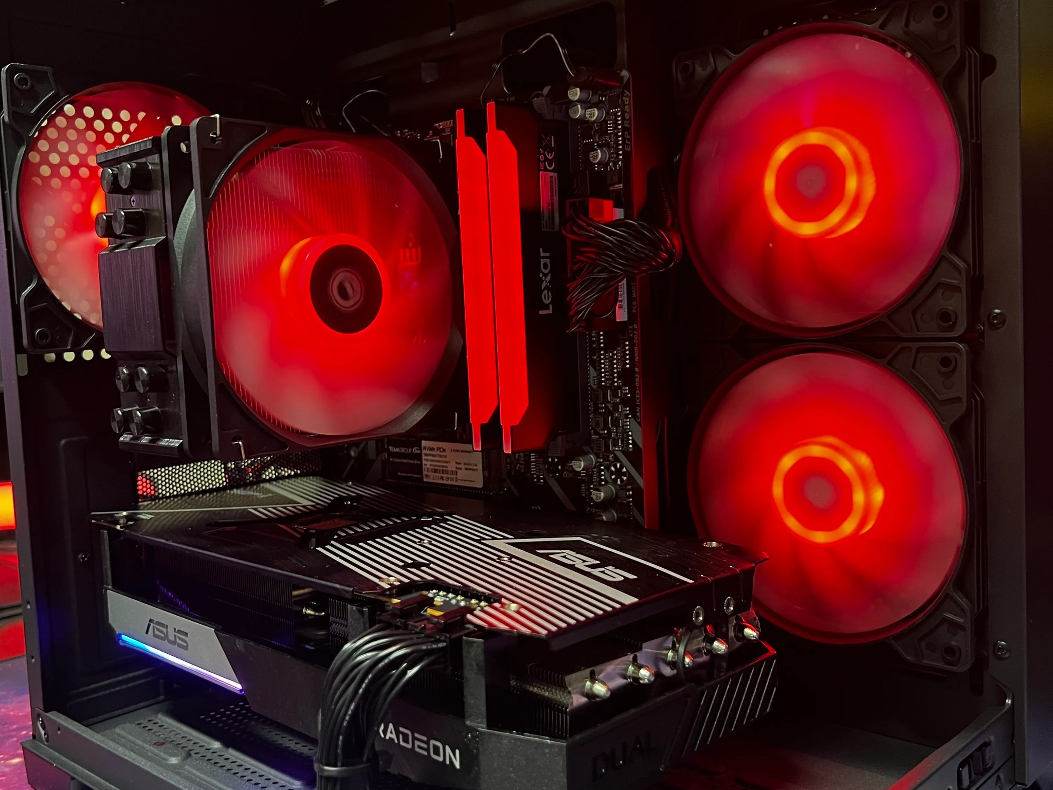 Nero || Ryzen 5 5600X + RX6700XT 12G w/ 1TB SSD M.2 NVMe & 16GB of DDR4 RAM