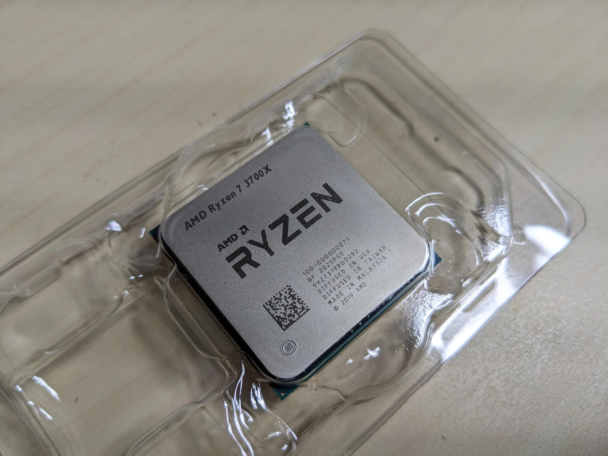 AMD Ryzen 7 3700X