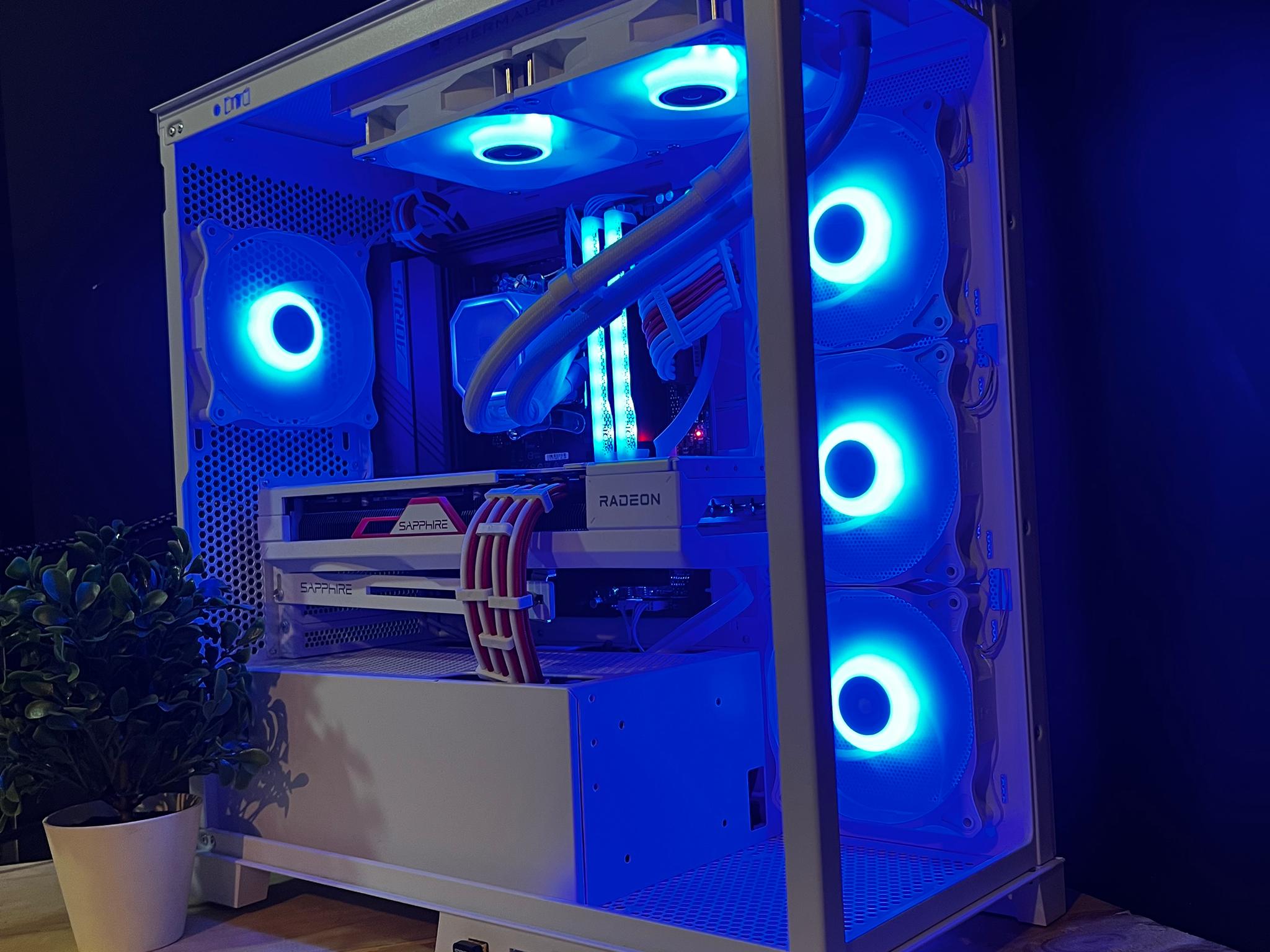 white wolf 7800x3d 7800xt 32g ddr5 no compromise gaming pc/content creation