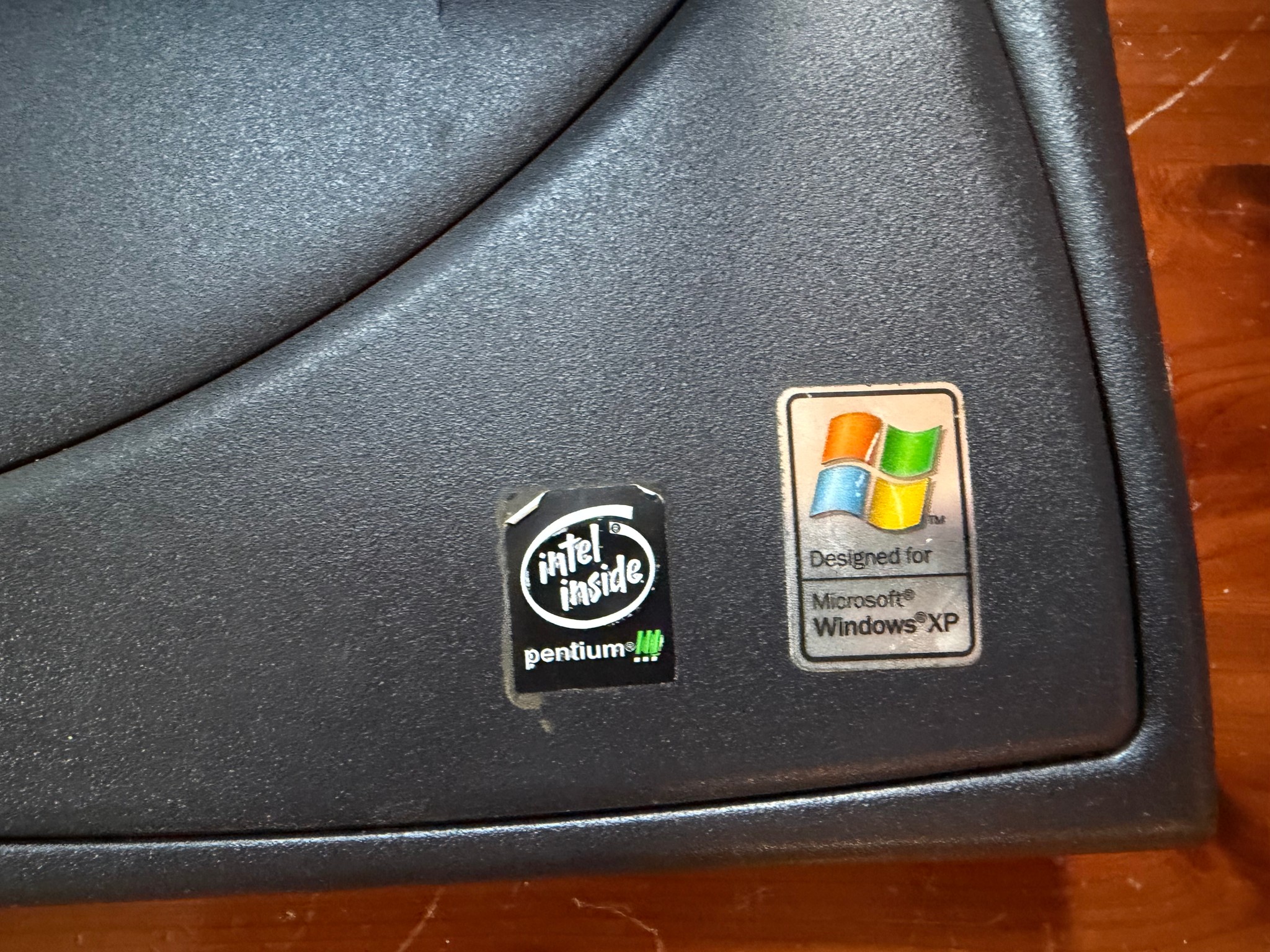 Dell Pentium 3 Windows 98 Laptop