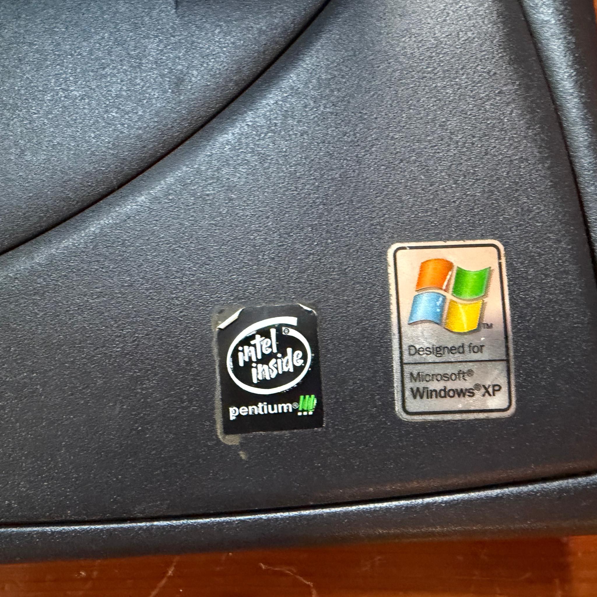 Dell Pentium 3 Windows 98 Laptop