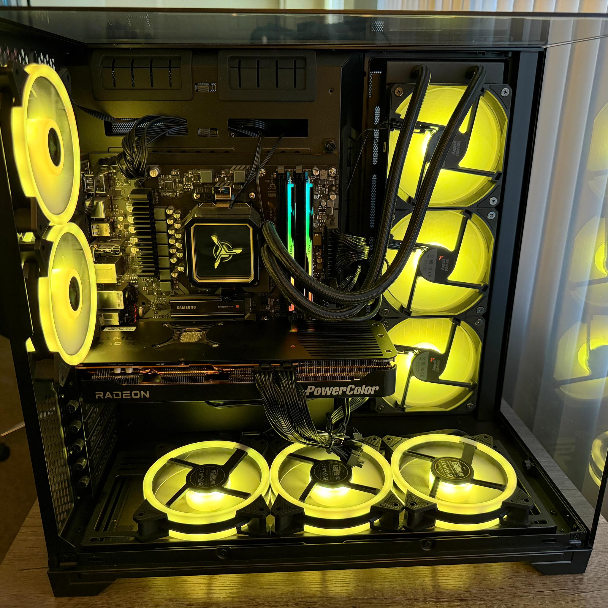 Skytech O11V Gaming PC AMD Ryzen 7 7700 RX 9070 XT 16GB 64GB DDR5 2TB NVMe Custom Gaming PC Build