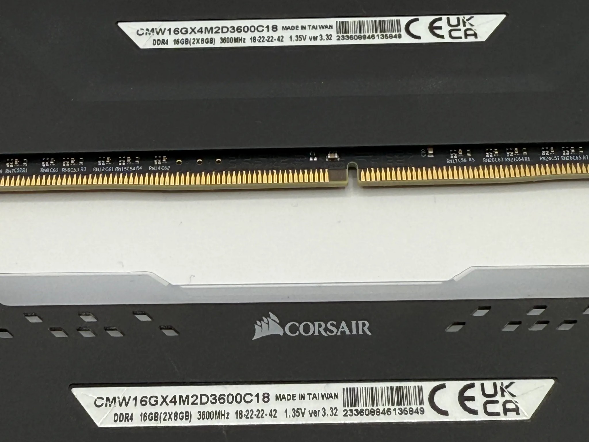 4 x 8GB Corsair Vengeance PRO RGB DDR4 3600MHz CL