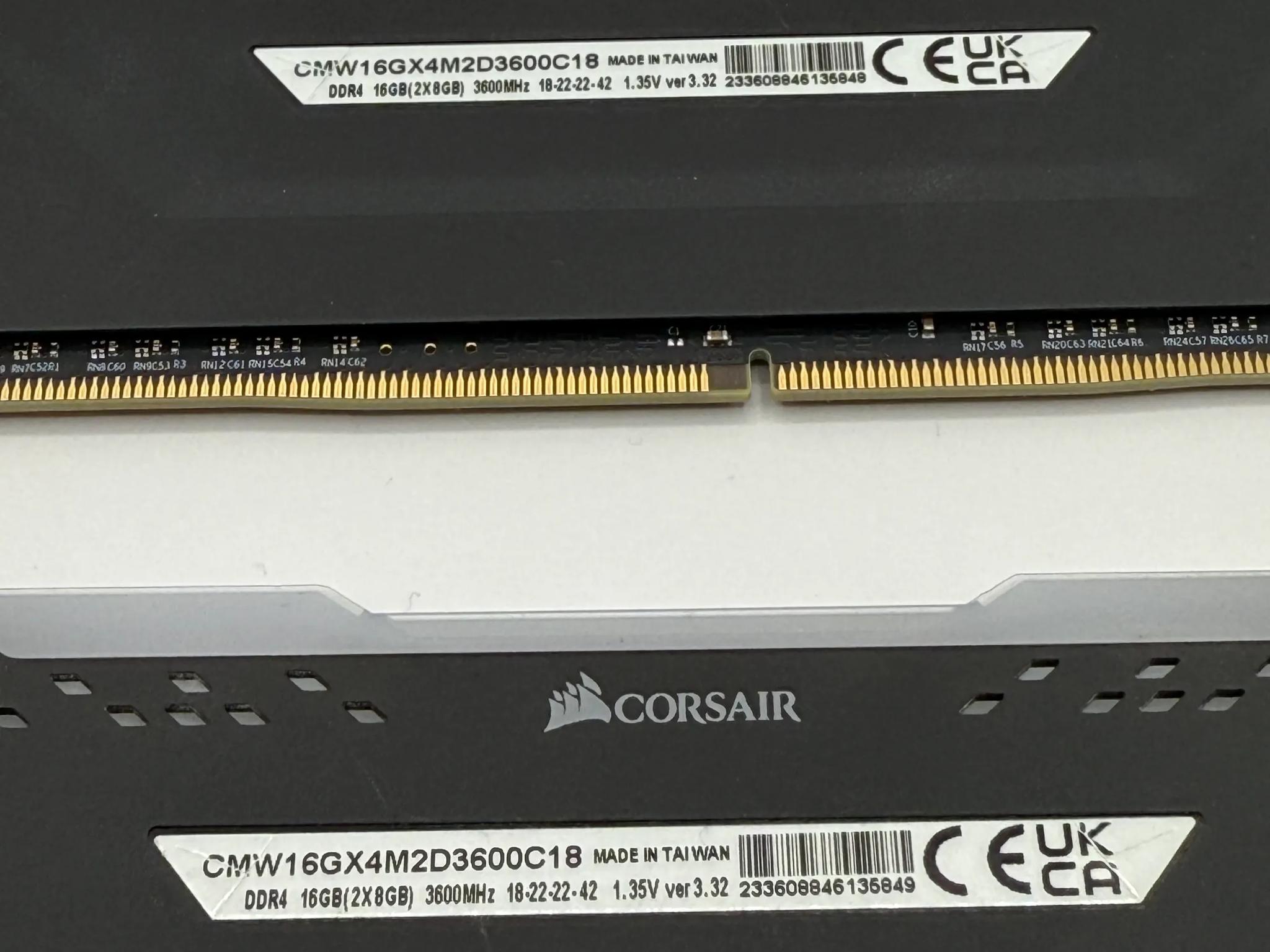 4 x 8GB Corsair Vengeance PRO RGB DDR4 3600MHz CL