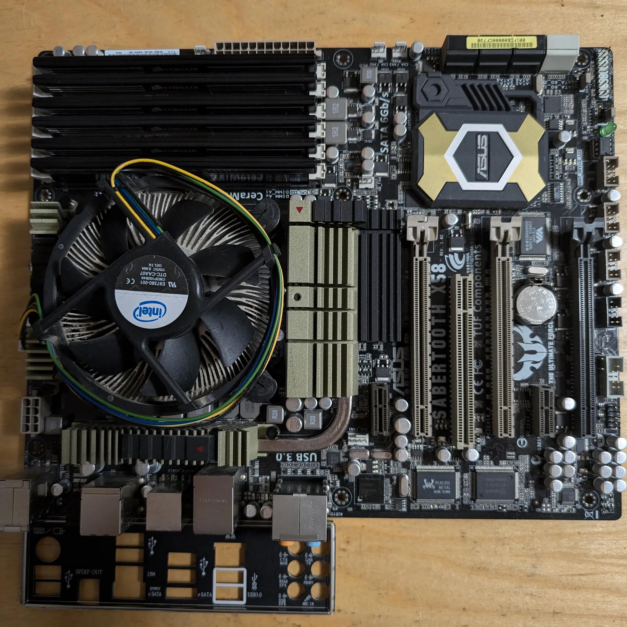 Asus X58 Sabertooth / i7 950 / 24GB DDR3 / Stock Cooler