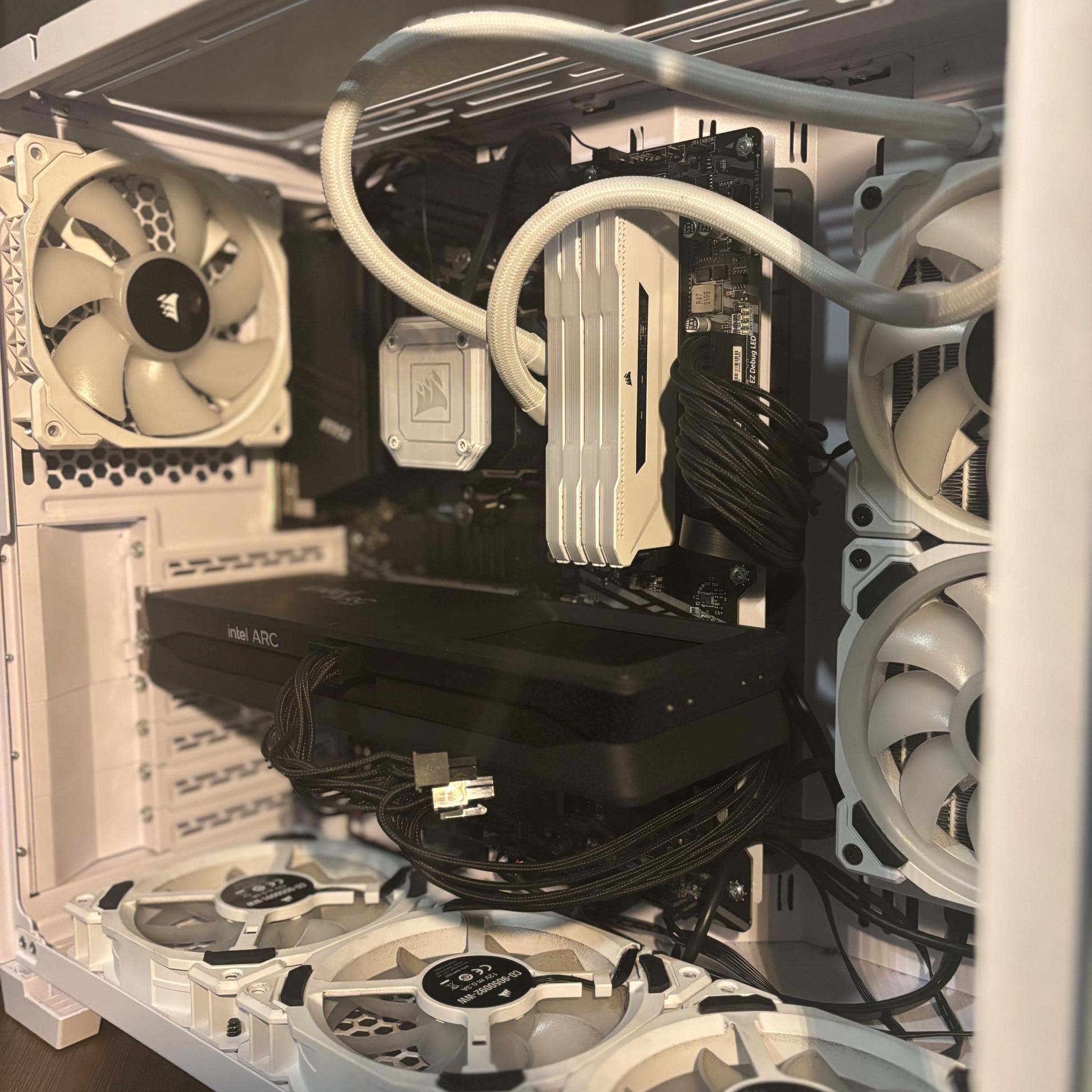 ALL WHITE | 1080p PC | B580 | R7 3700x | 32gb RAM | 2tb Storage