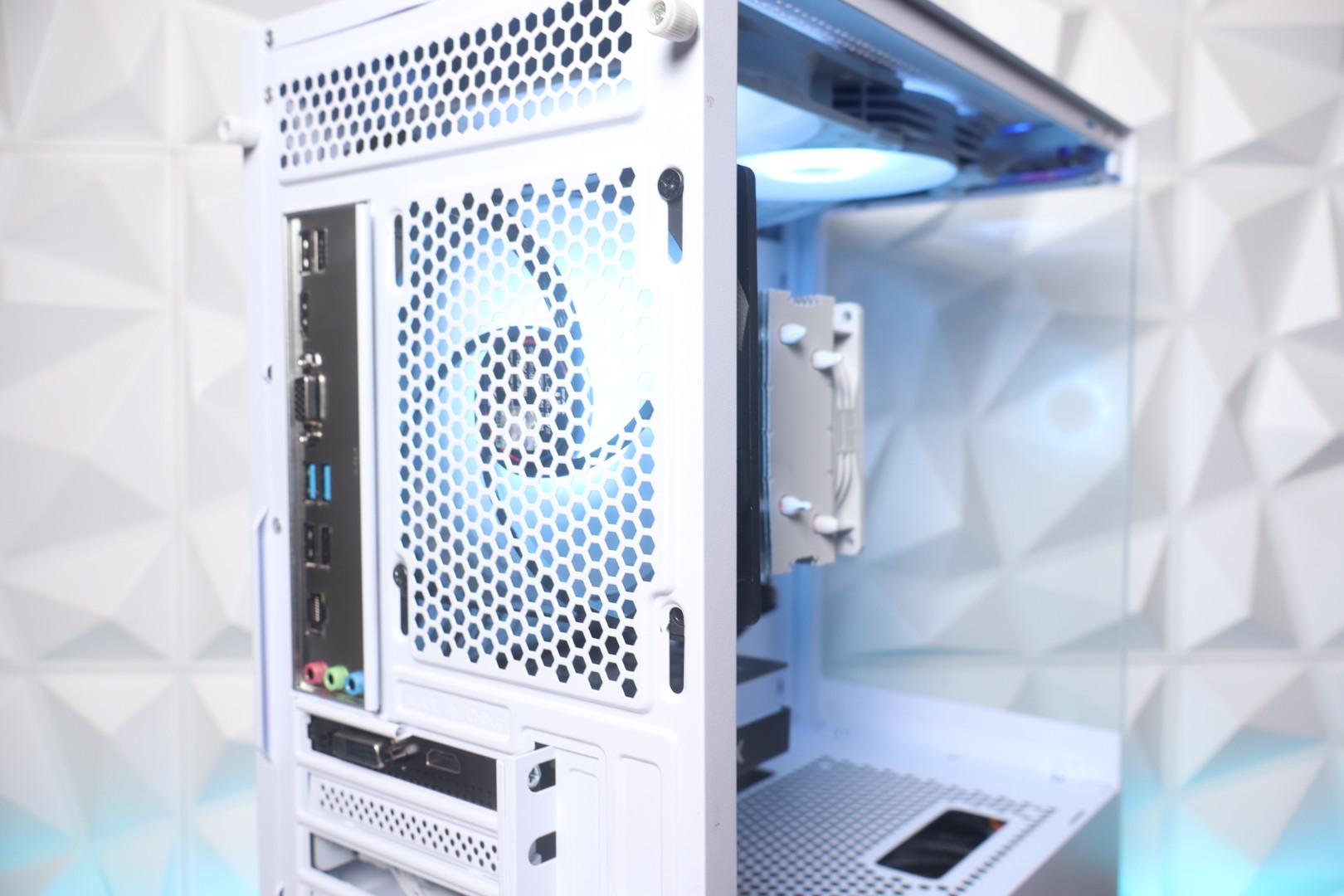 ⚪️⚫️ | Ryzen 5 2400G + GTX 1650 4GB | 16GB - WiFi INCLUDED