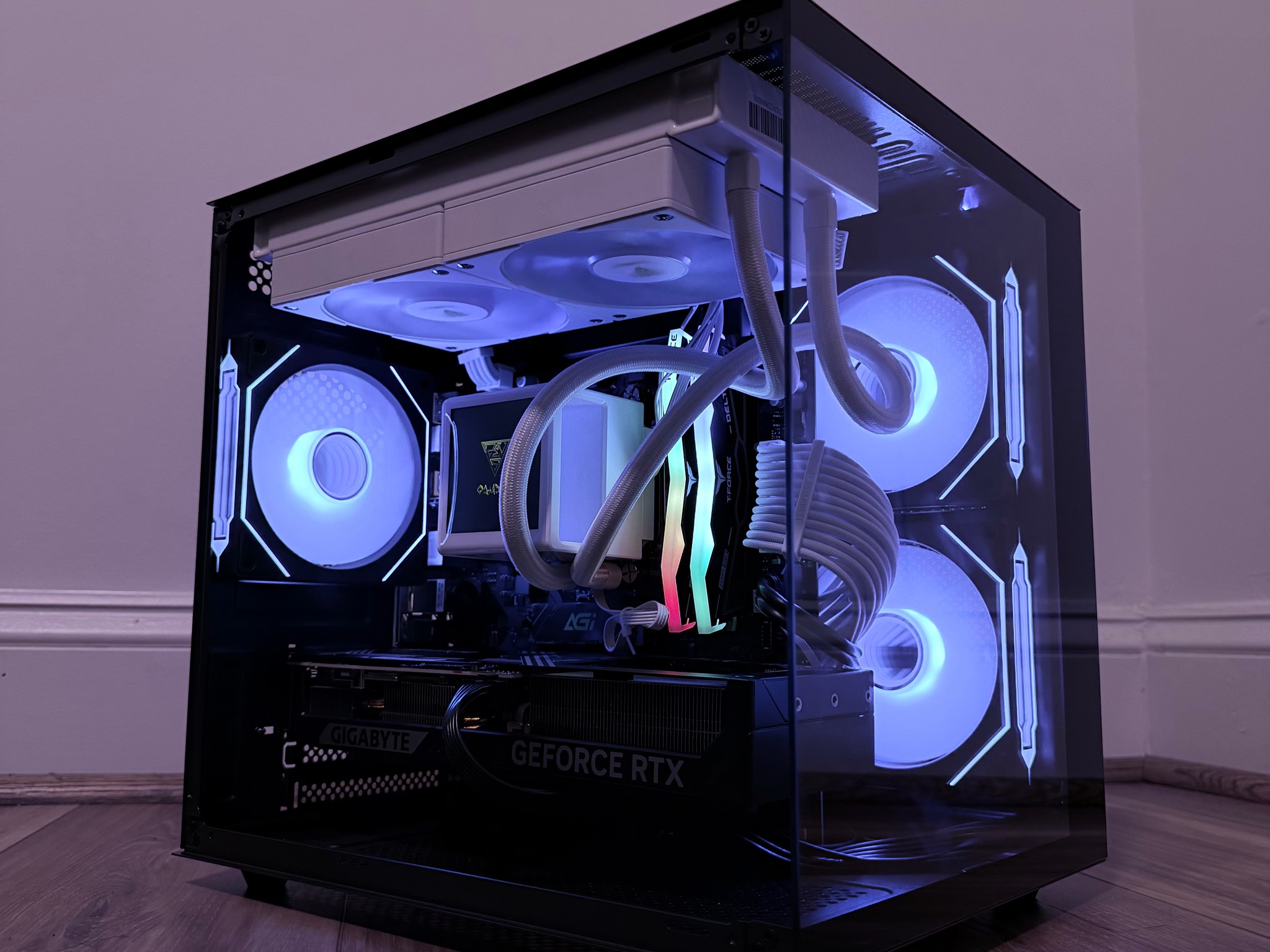 ❄️"Glacier Phantom"❄️| 1440p Gaming | RTX 5070 | Ryzen 5 7600X | 32B Ram | 1tb NVMe SSD | WiFi