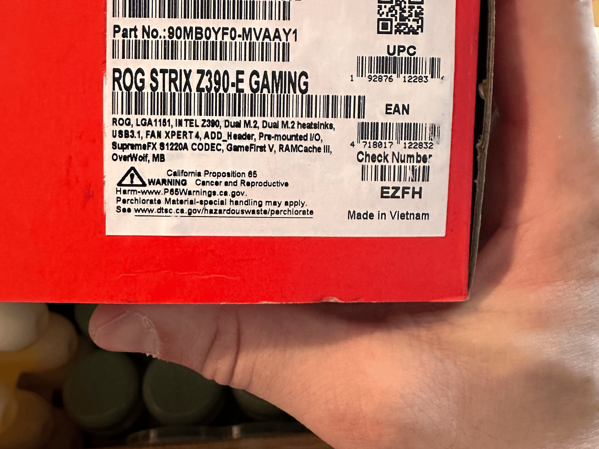 ASUS ROG STRIX Z390-e gaming motherboard with intel i9-9900k cpu installed