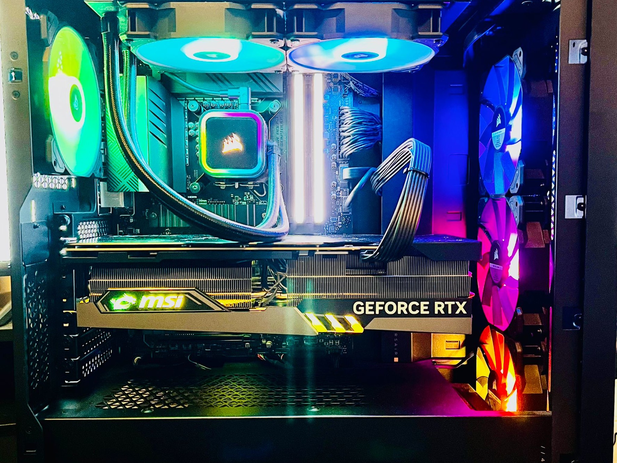 CORSAIR VENGEANCE i7400 Gaming PC Max Specs.