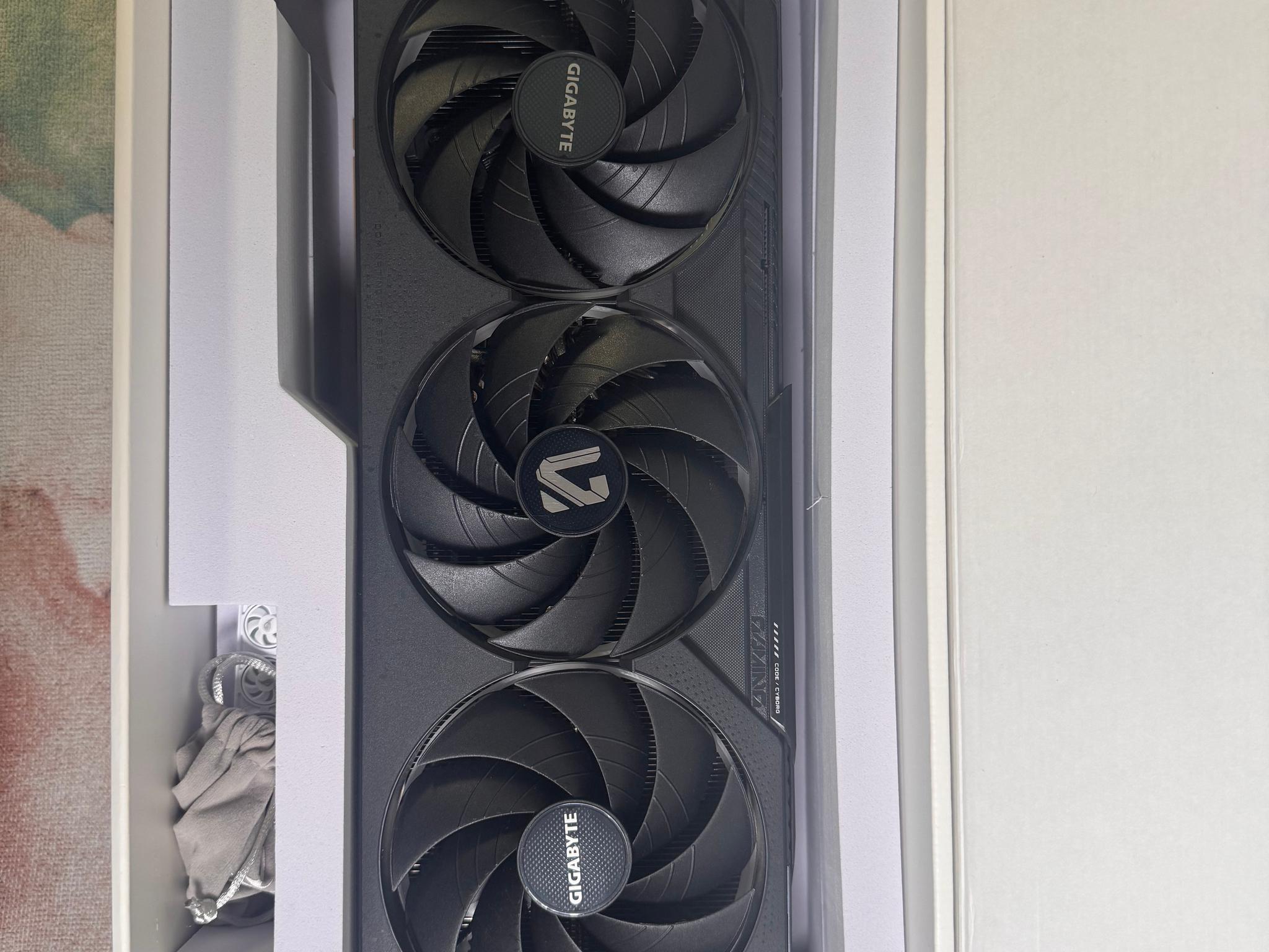 GIGABYTE GeForce RTX 5080 GAMING OC 16G - Image 5