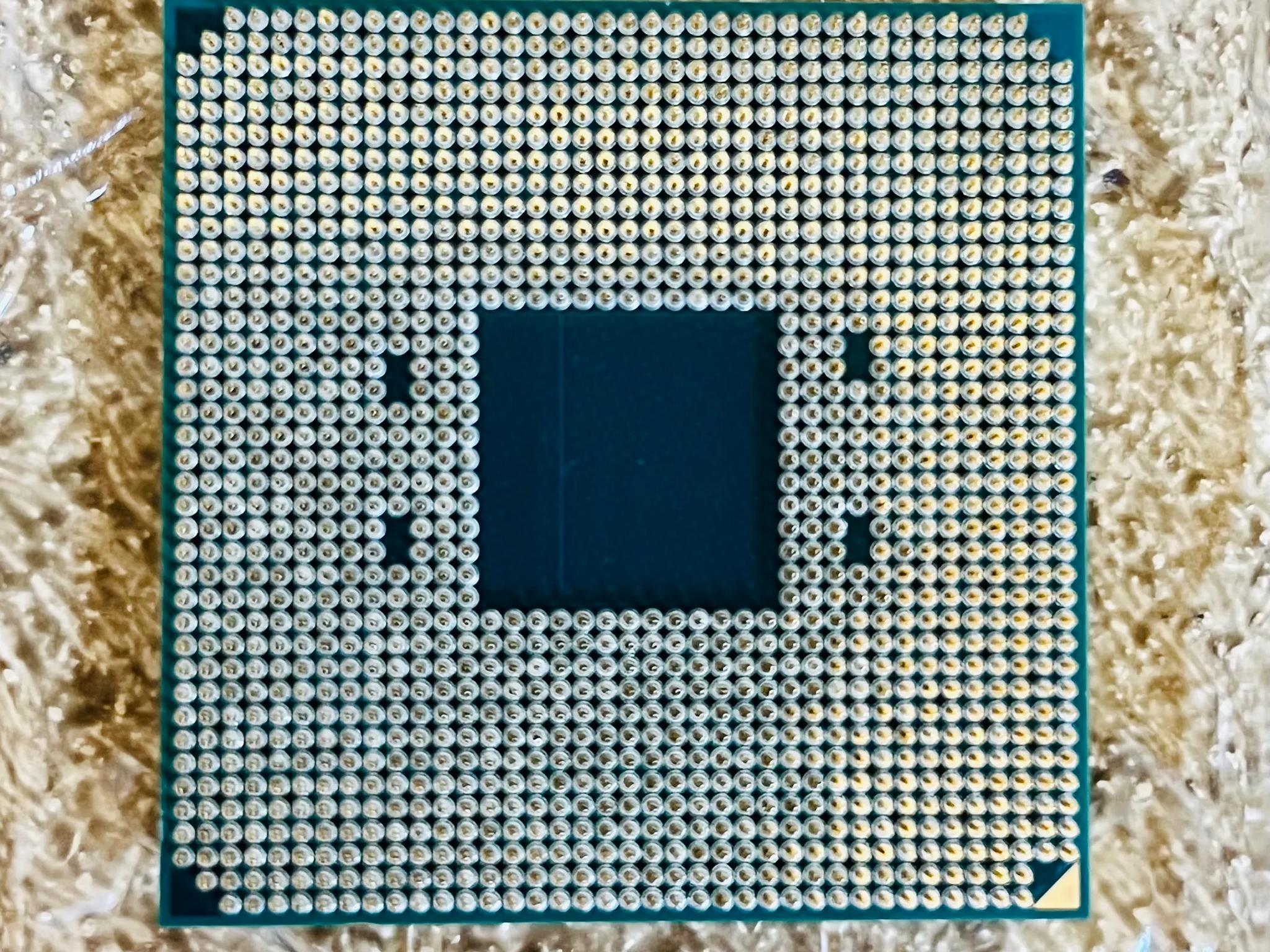 AMD Ryzen 5 3600 6-Core, 12-Thread CPU with Wraith Stealth Cooler