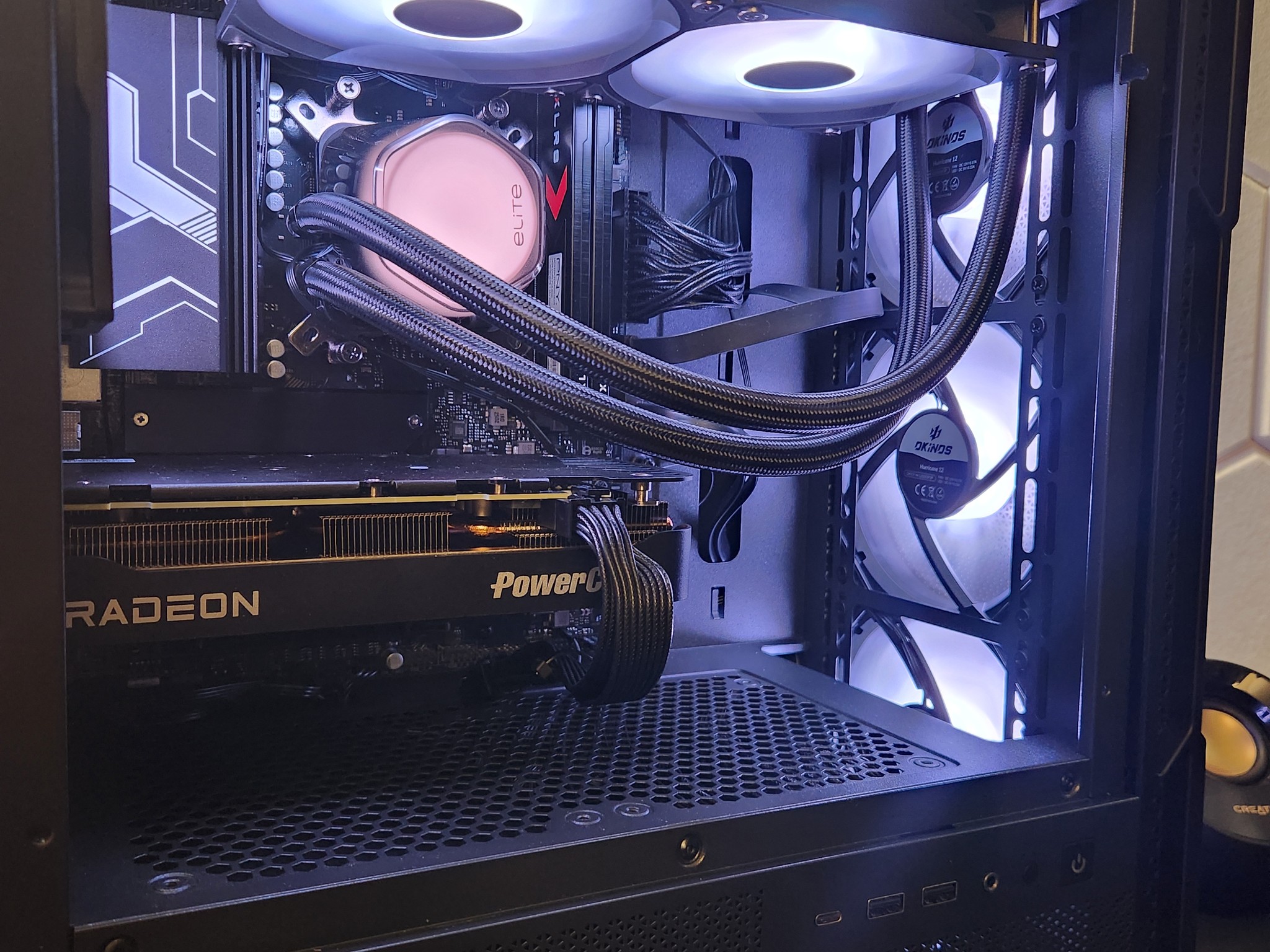 RX 9060XT 16GB | Ryzen 5 7600X | 32GB DDR5 6000Mhz | 1Tb SSD | WIFI+BT