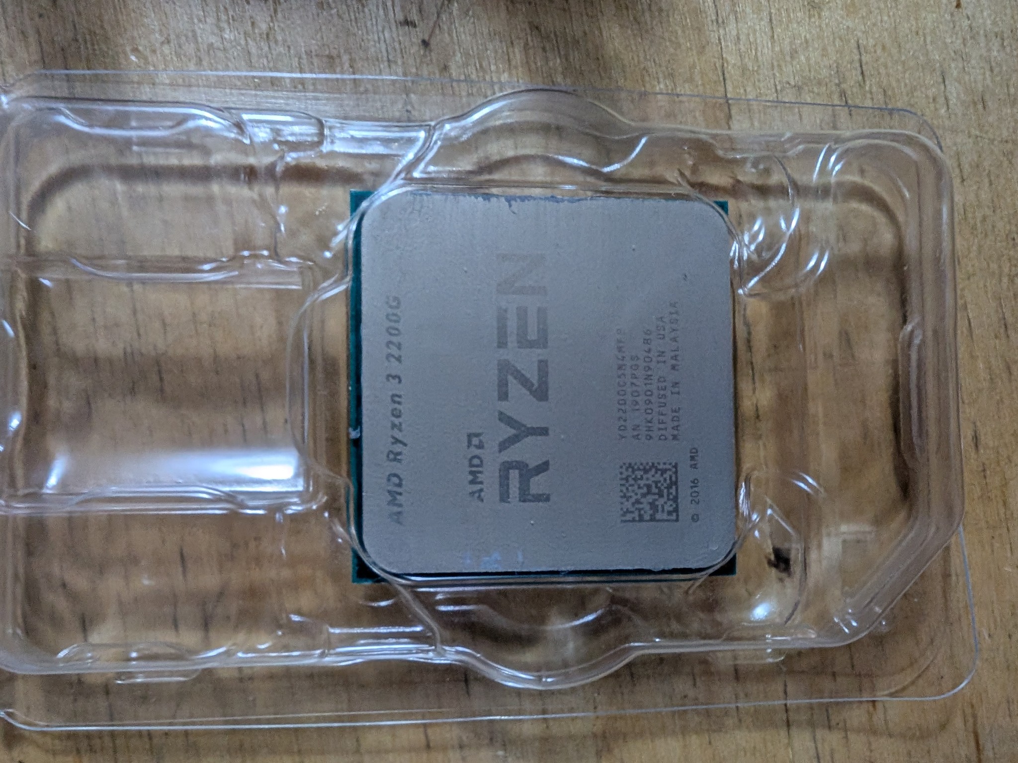 AMD Ryzen 3 2200G