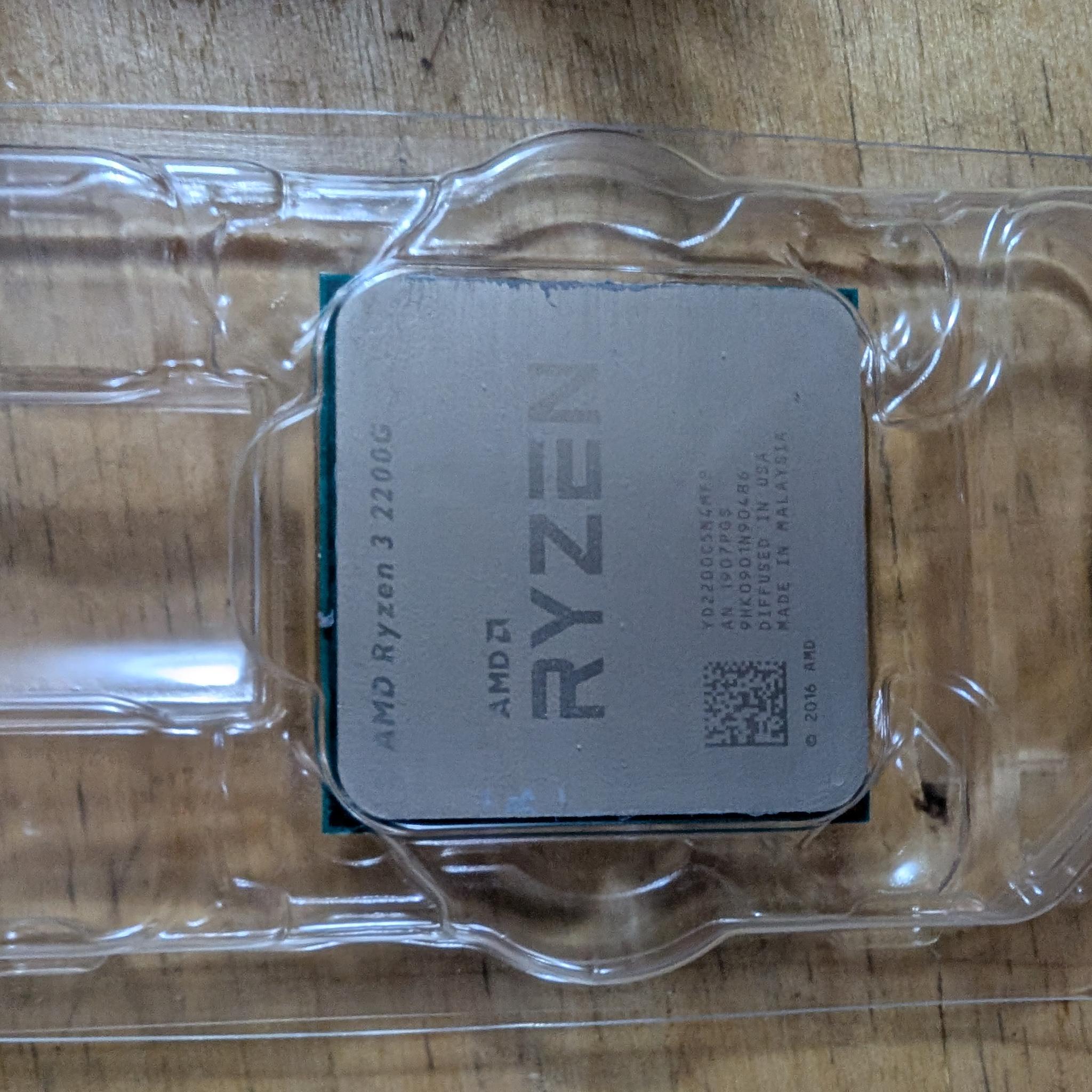 AMD Ryzen 3 2200G