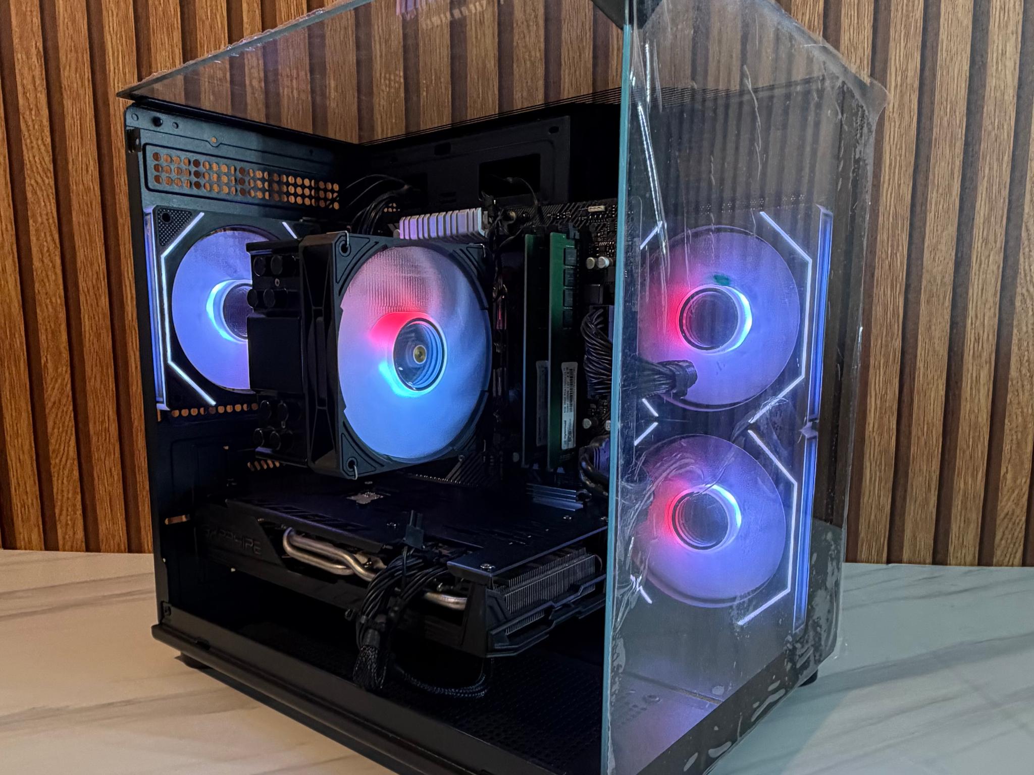 RX 5700XT | RYZEN 5 3600 | 16GB DDR4 | 500GB SSD